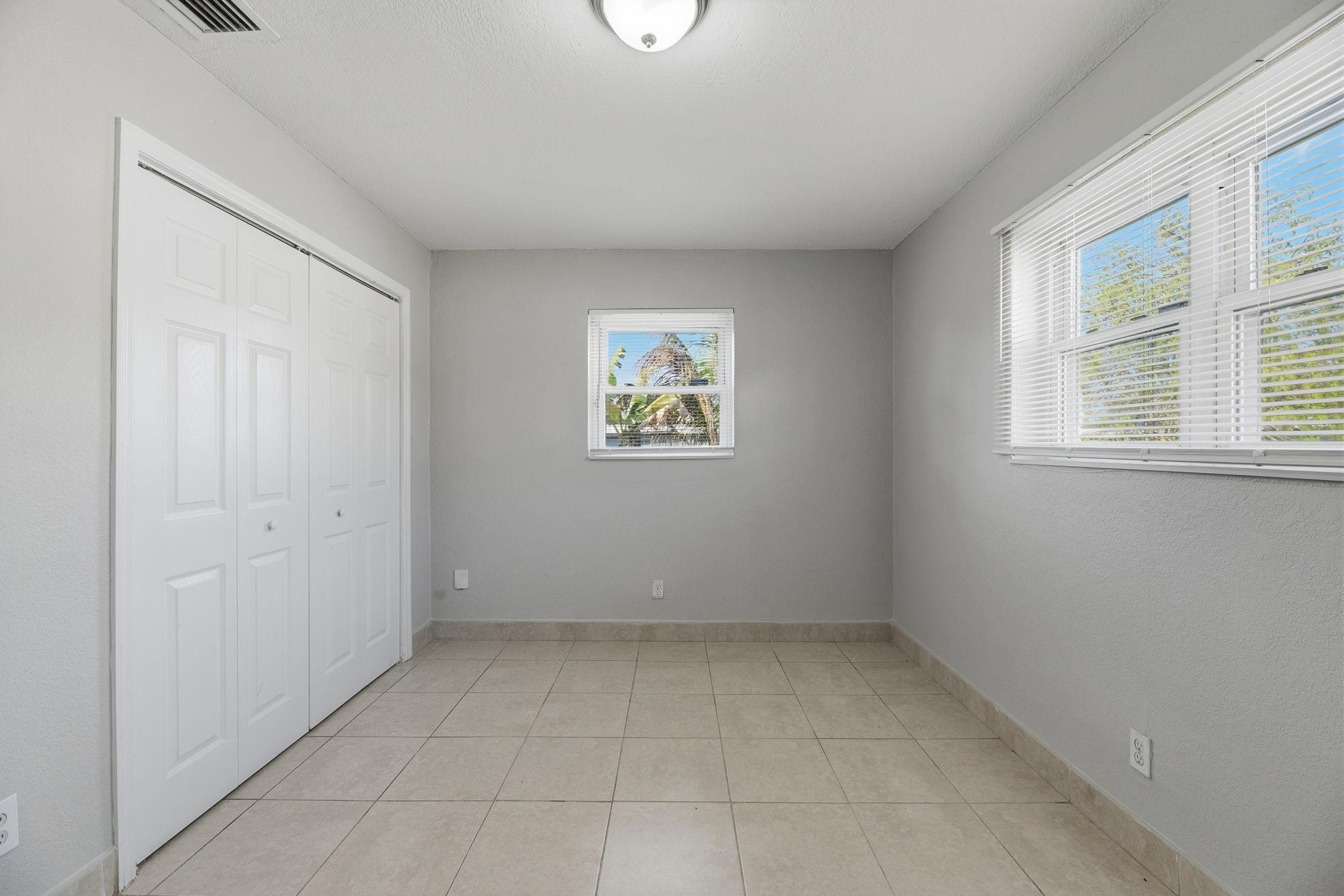 5649 Sw 36th Court Property Photo 16