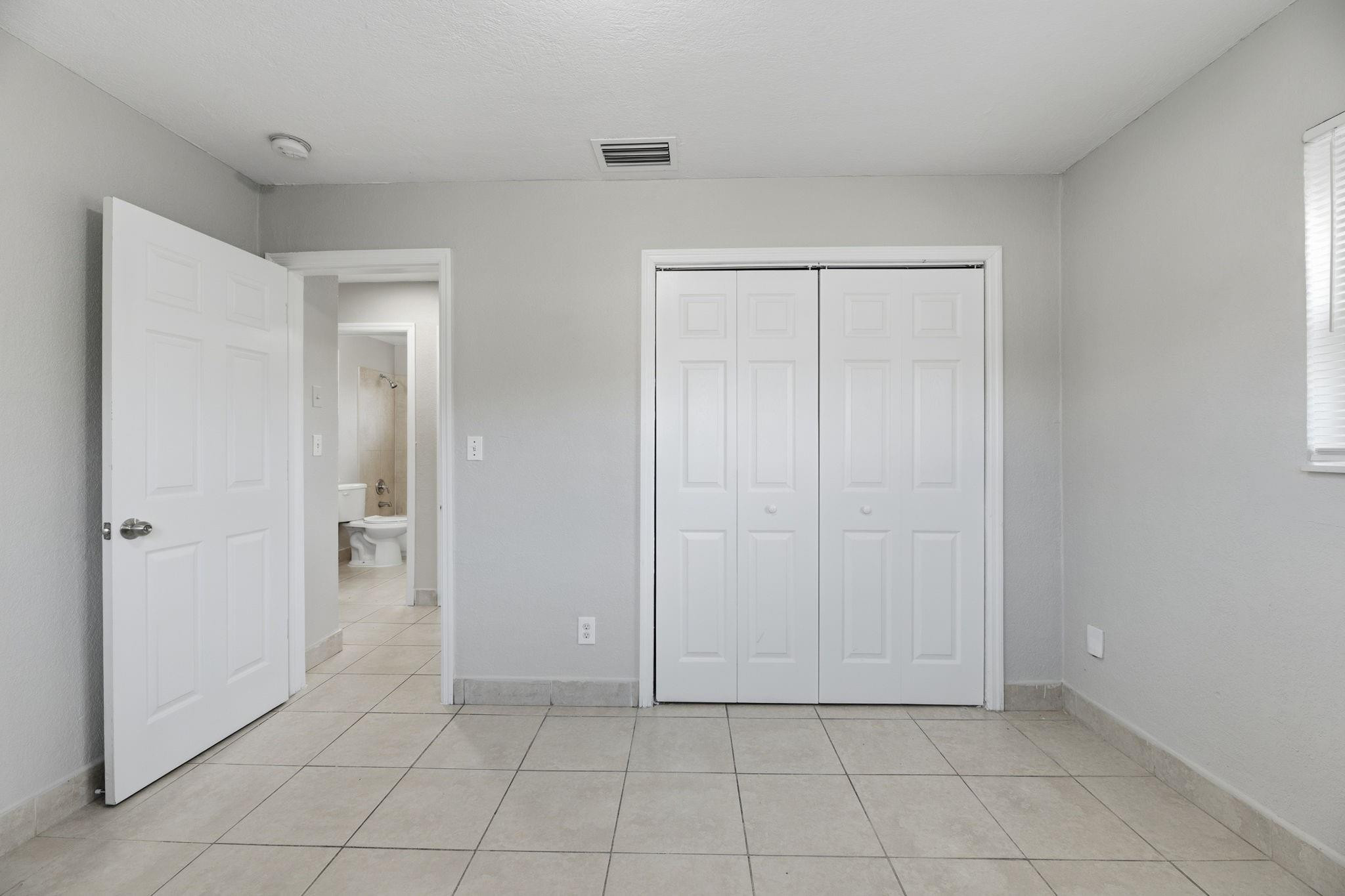 5649 Sw 36th Court Property Photo 17