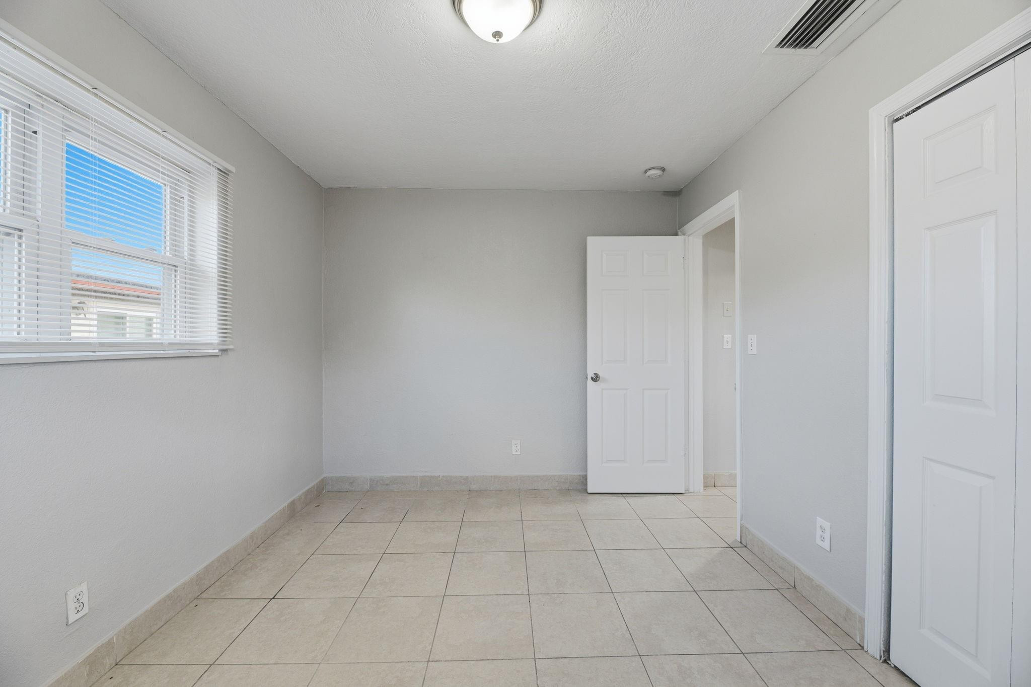 5649 Sw 36th Court Property Photo 18