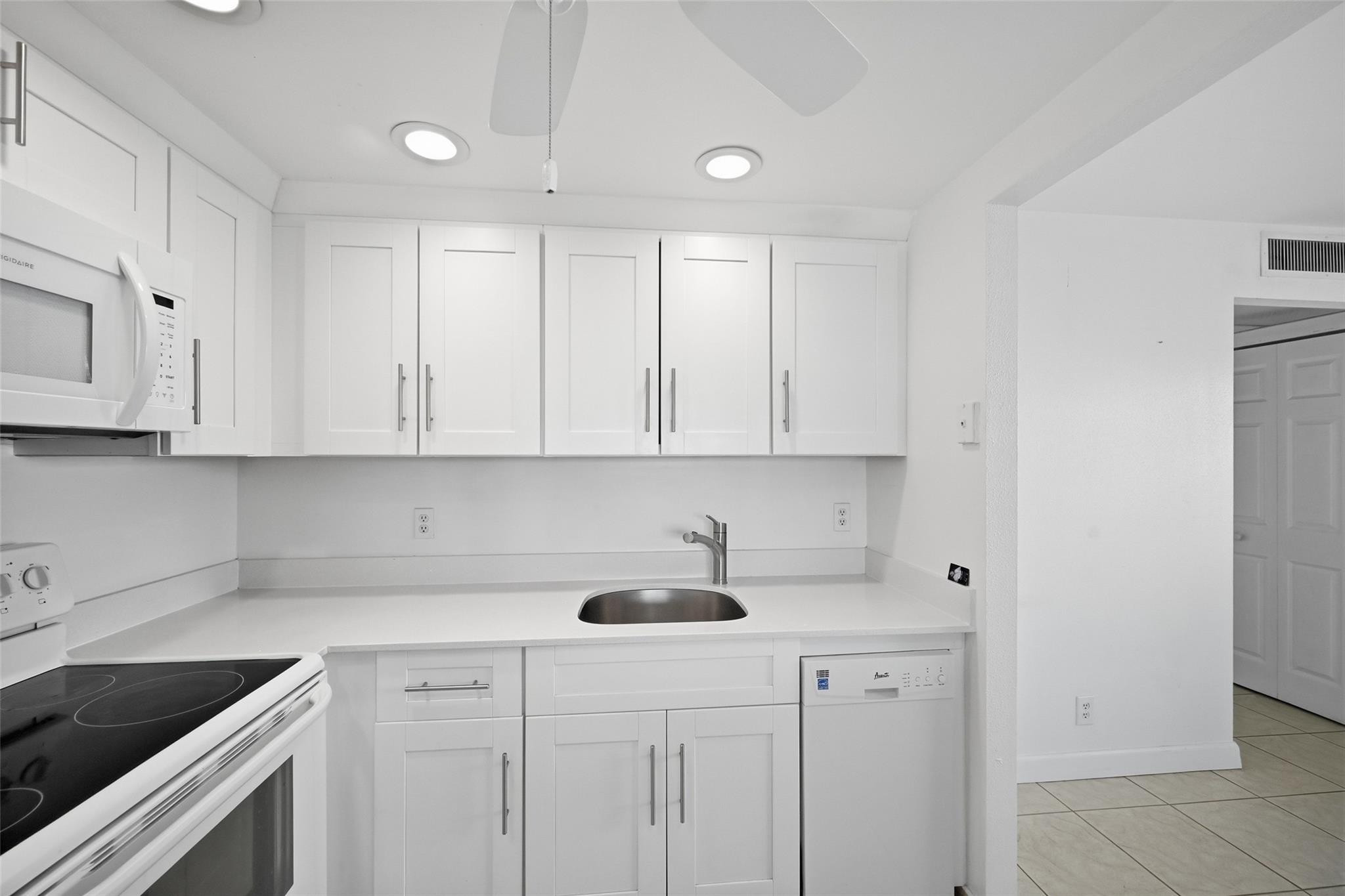 451 Monaco J J Property Photo 11