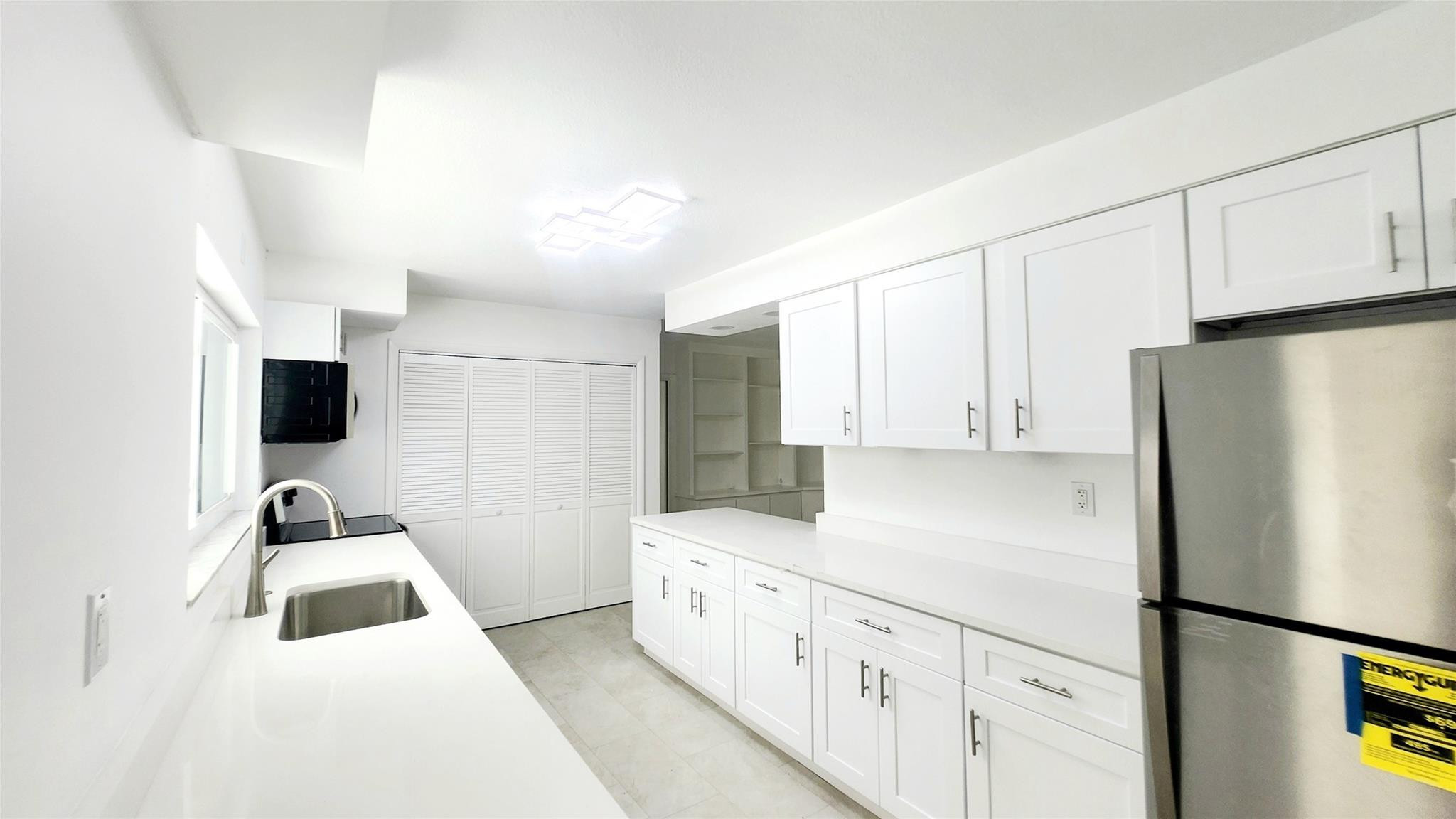 1715 York Court Property Photo 18