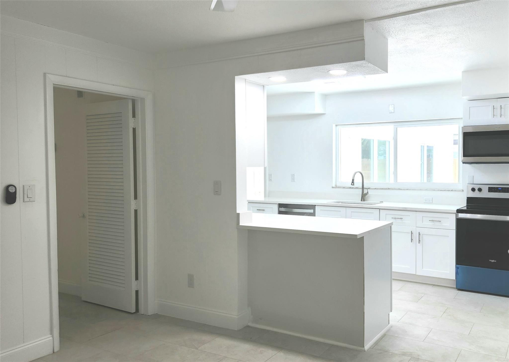 1715 York Court Property Photo 30
