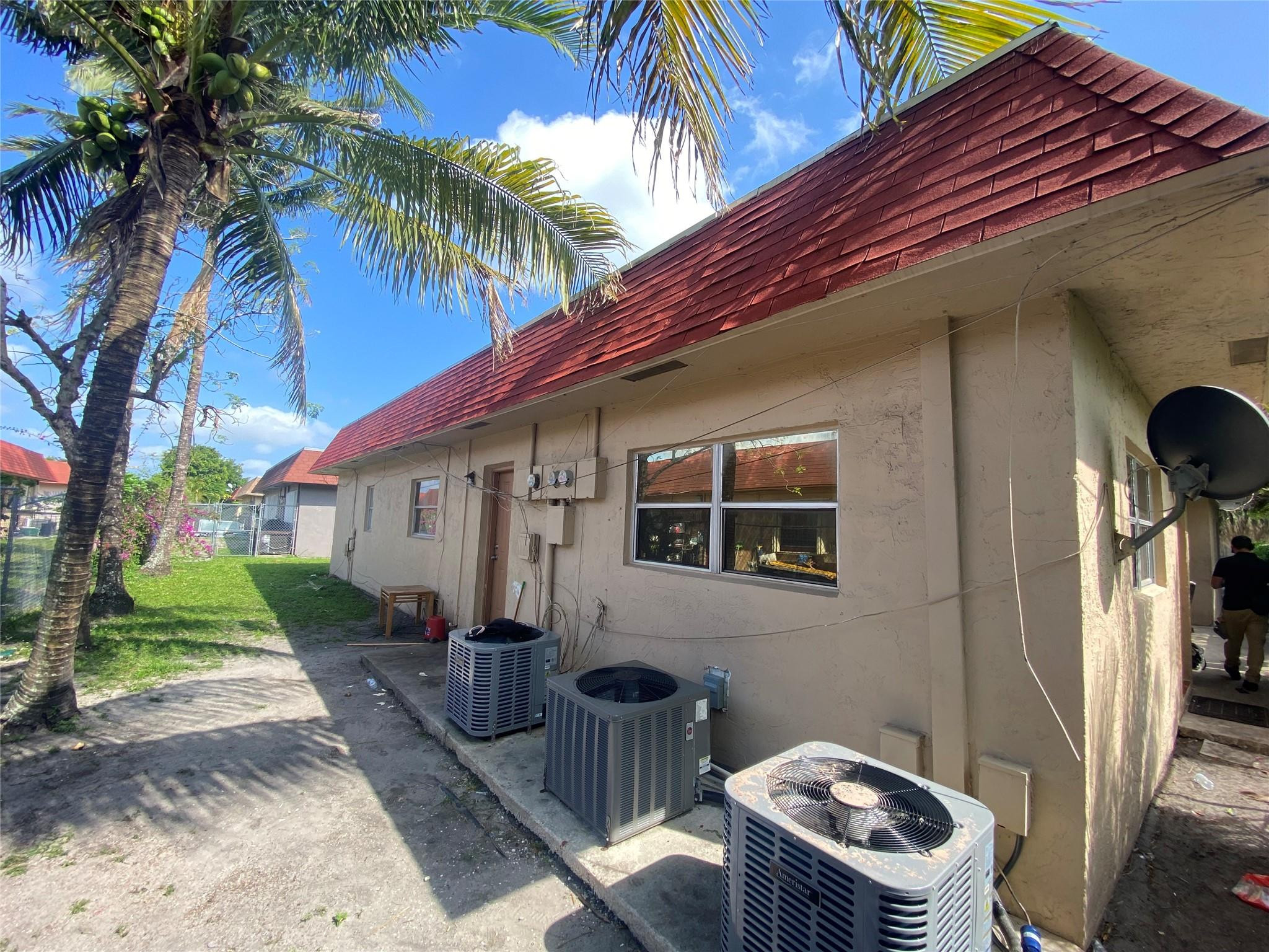 7961 Sw 10th Court Property Photo 4