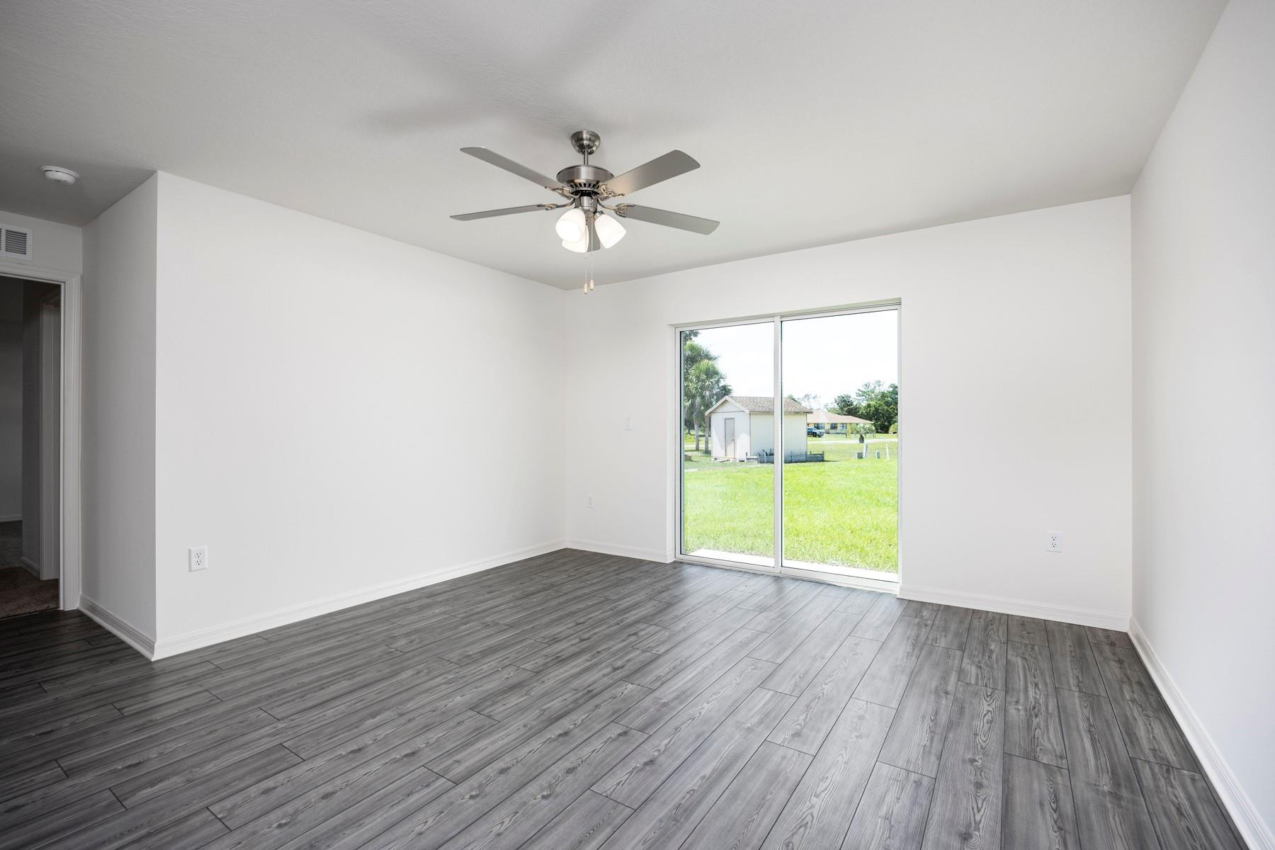 1225 Sw Ackard Avenue Property Photo 7