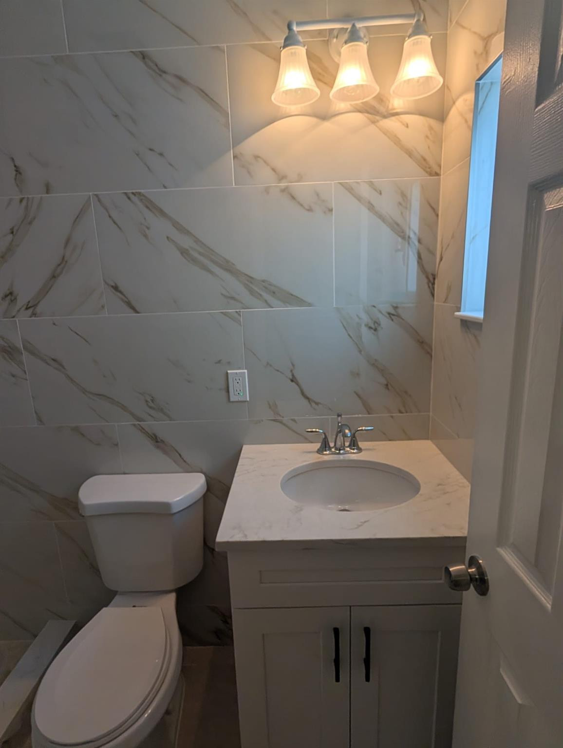 7713 Kimberly Boulevard Property Photo 1