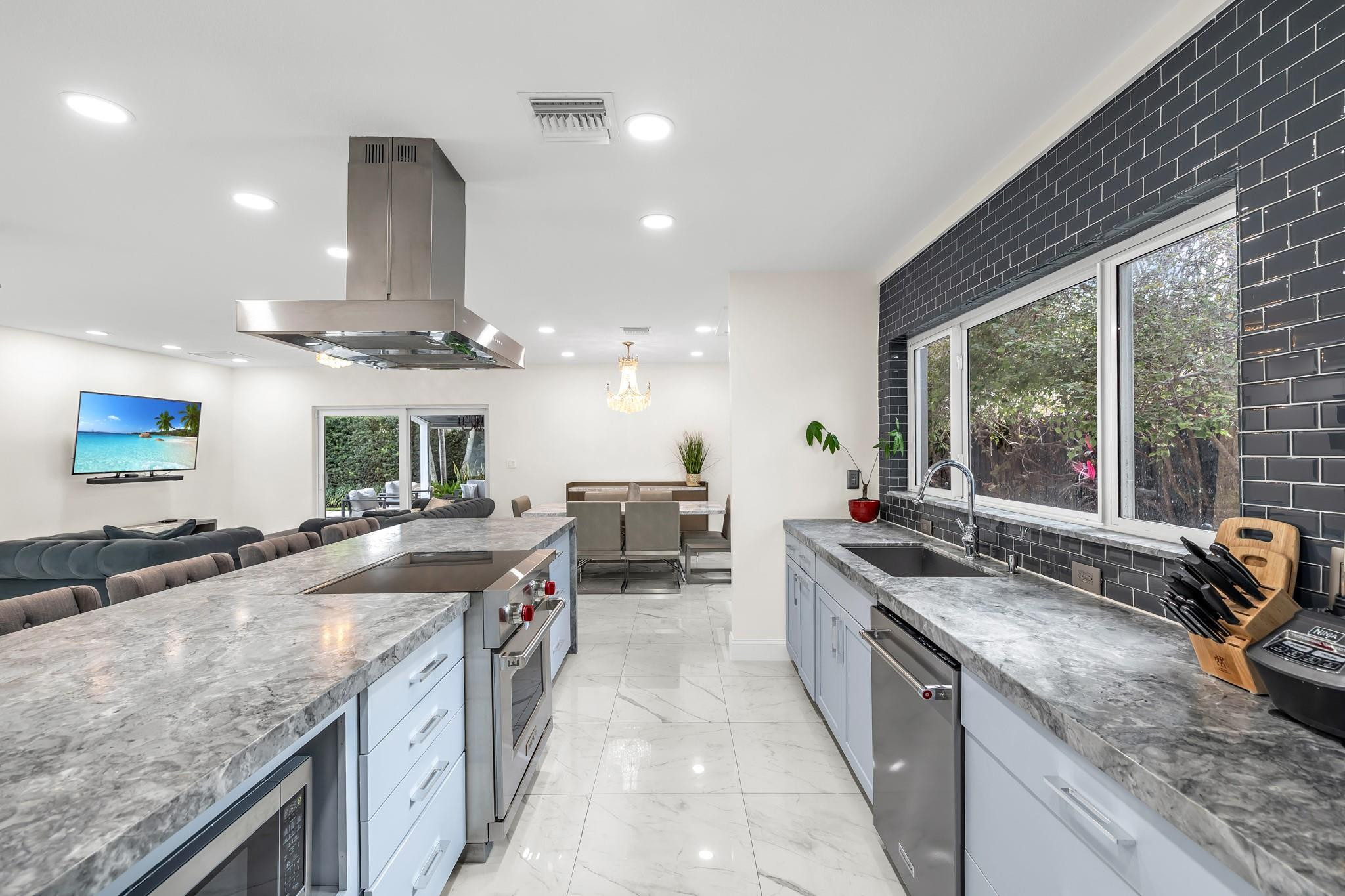 1920 Ne 57th Street Property Photo 8