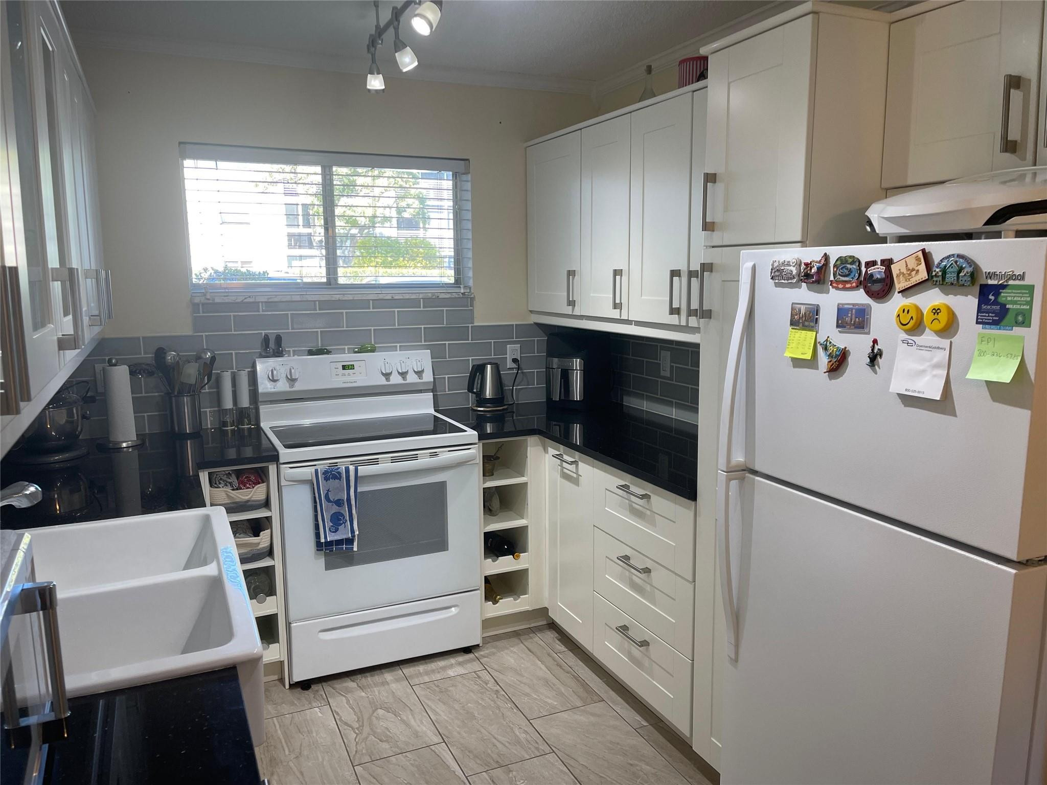 2566 S Garden Drive 108 Property Photo 10