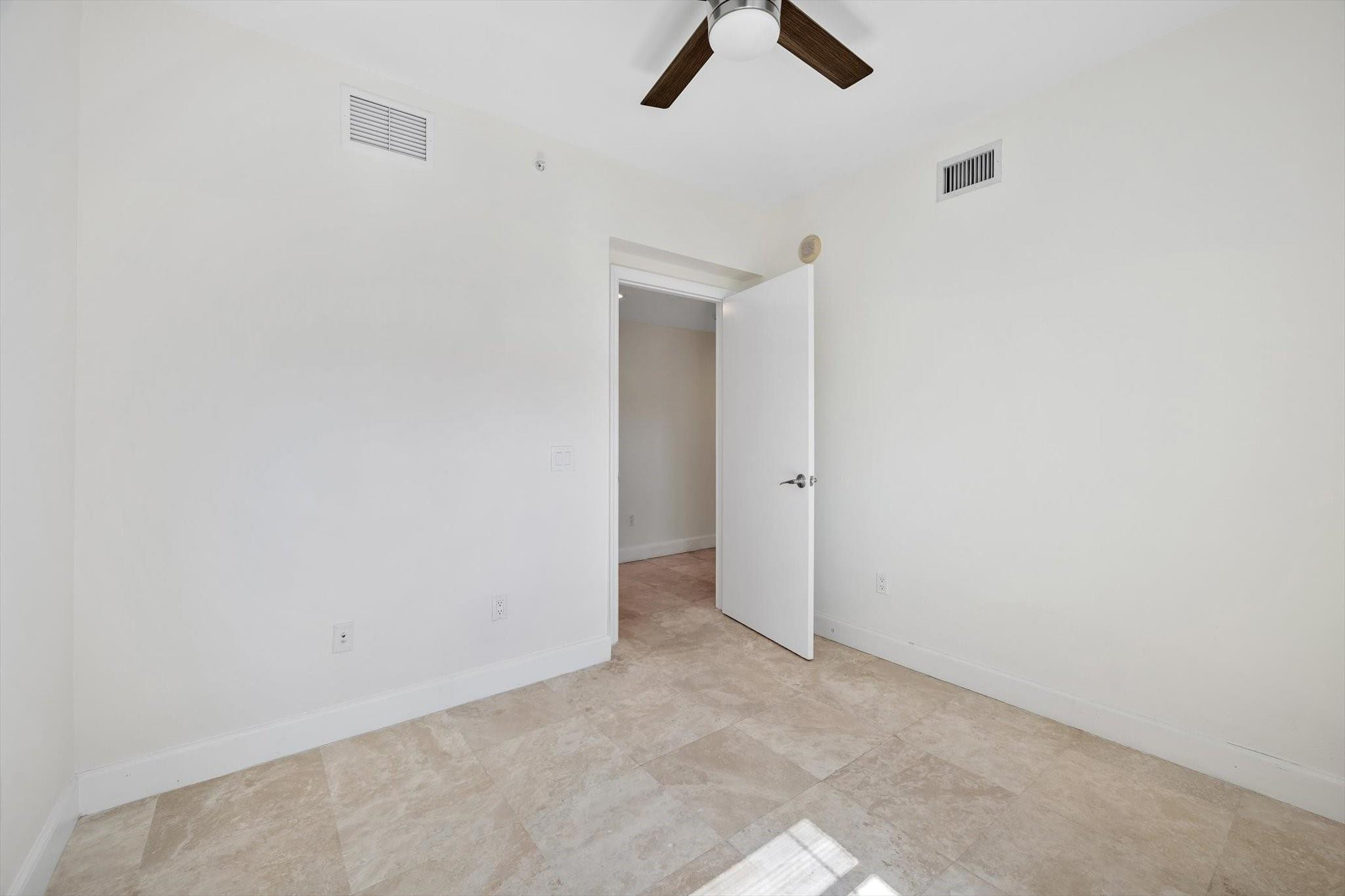 15051 Royal Oaks Lane 2106 Property Photo 15