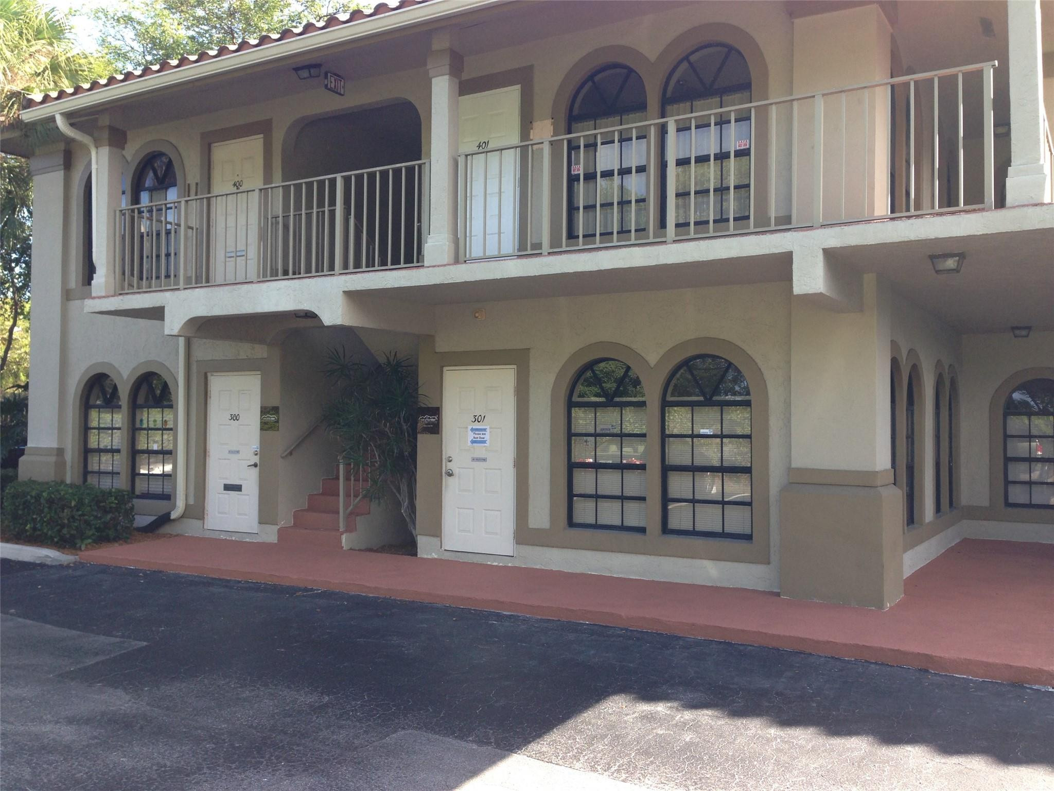6971 N Federal Highway Property Photo 1