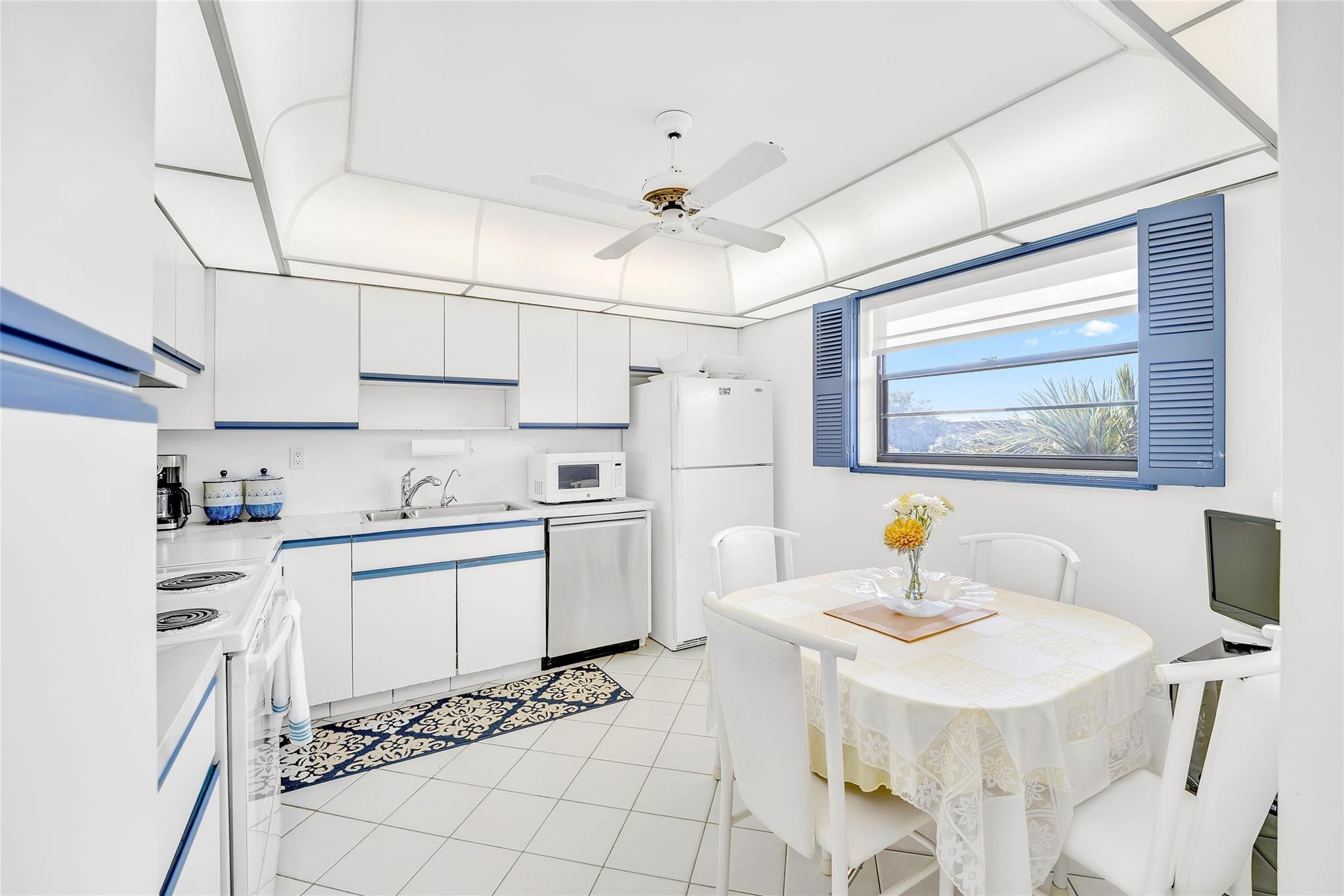 4975 E Sabal Palm Boulevard 408 Property Photo 6