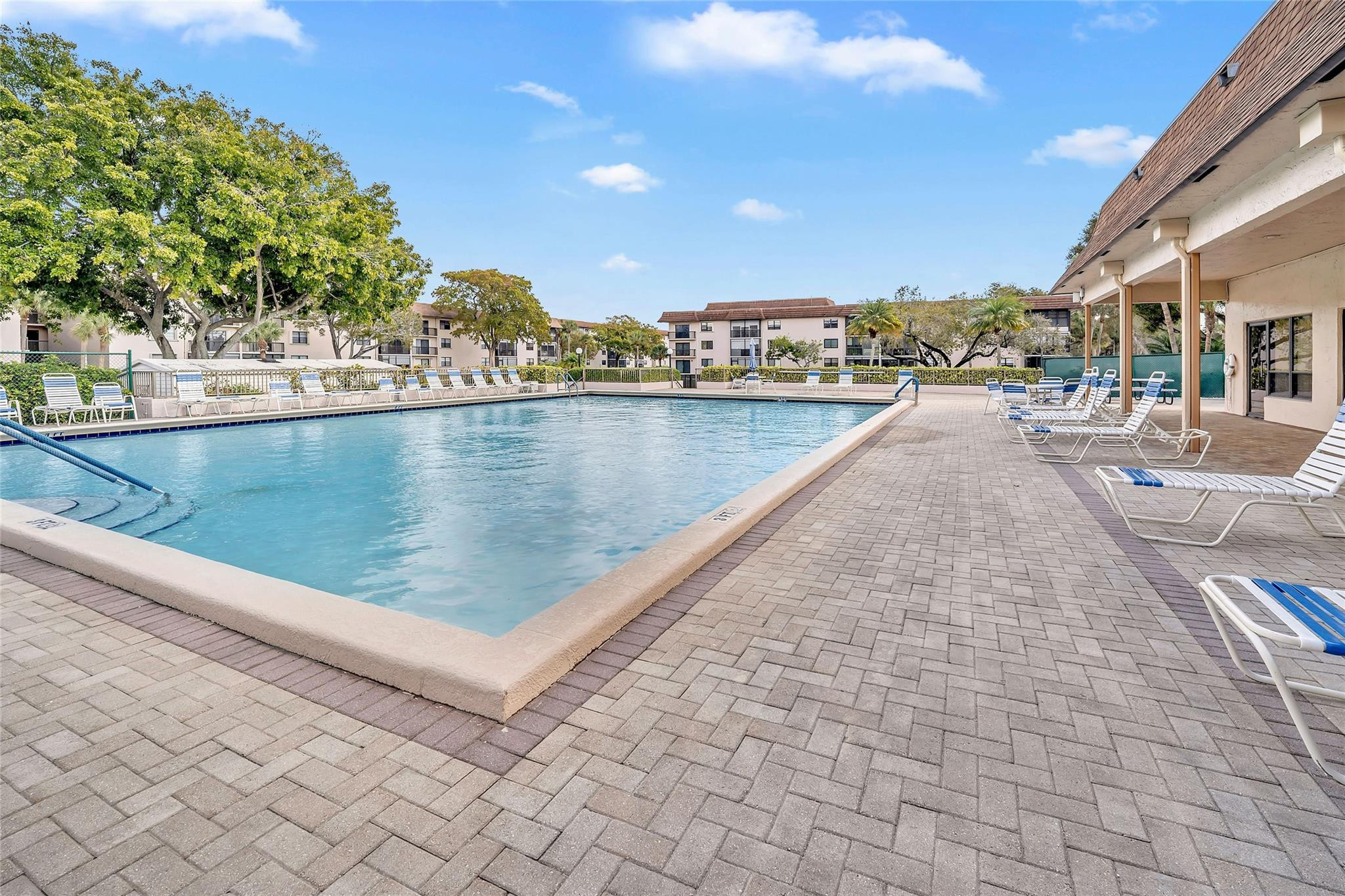 4975 E Sabal Palm Boulevard 408 Property Photo 15