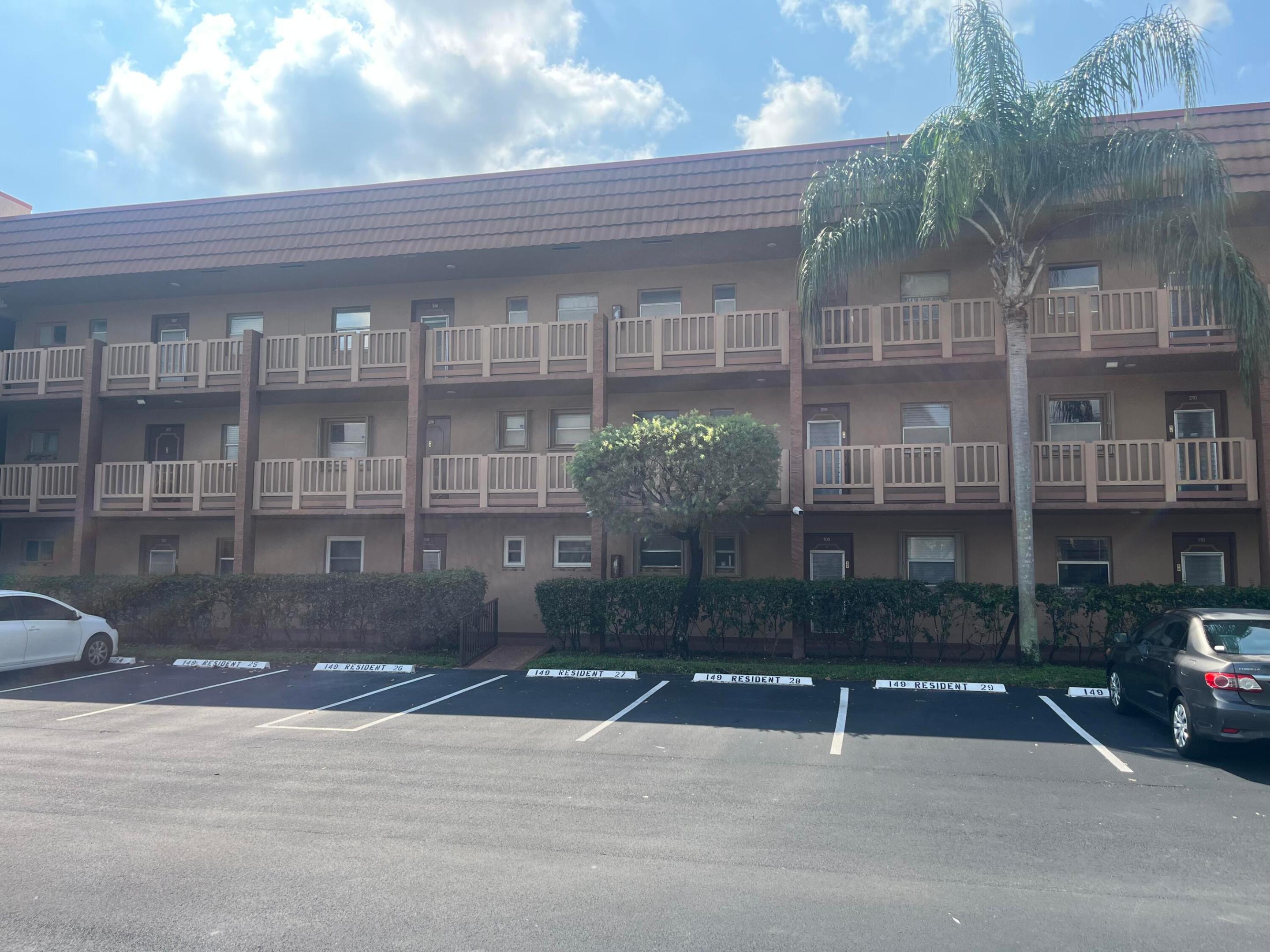 9800 Sunrise Lakes Boulevard 109 Property Photo 1