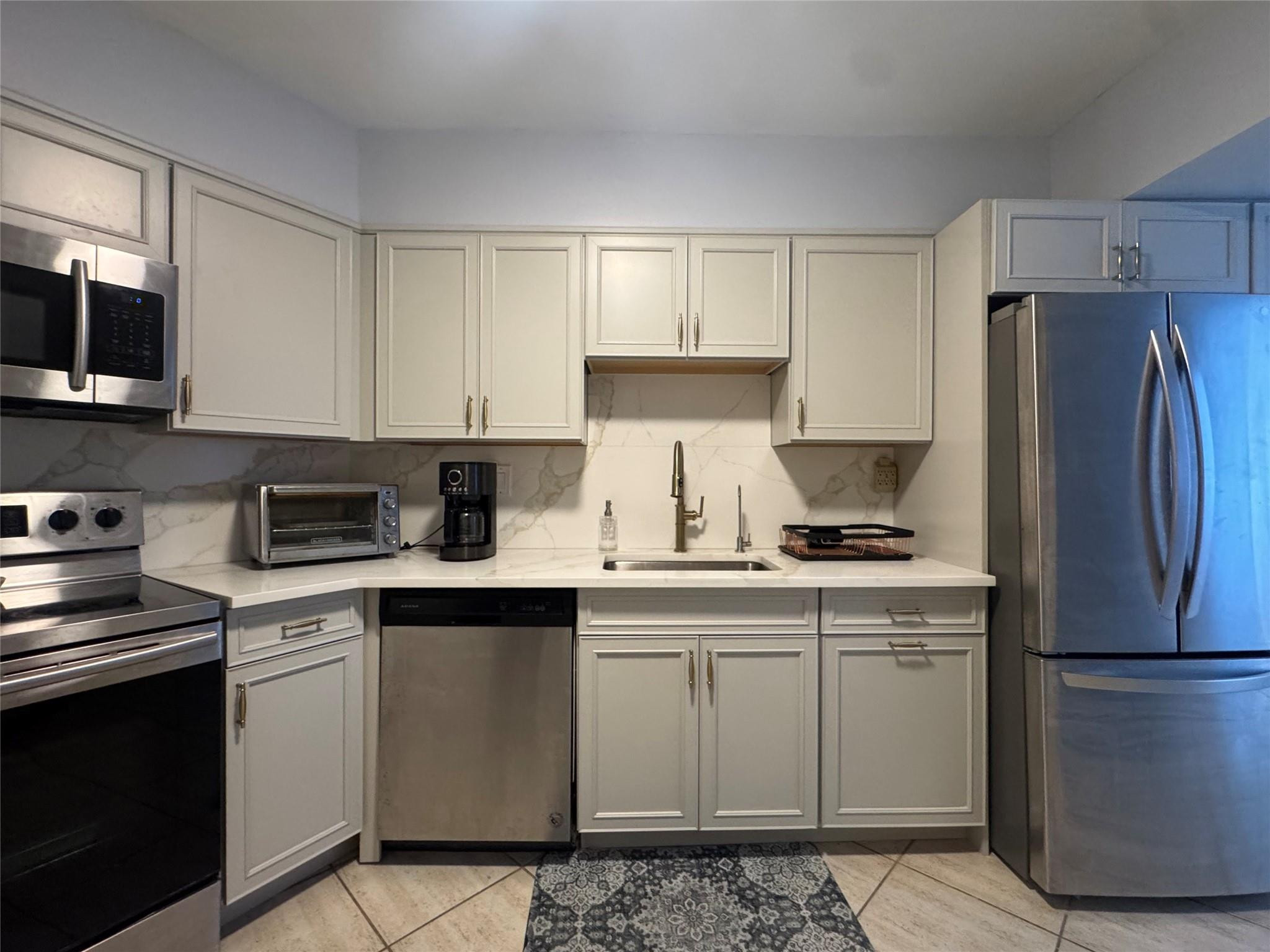 3725 S Ocean Drive 1610 Property Photo 11