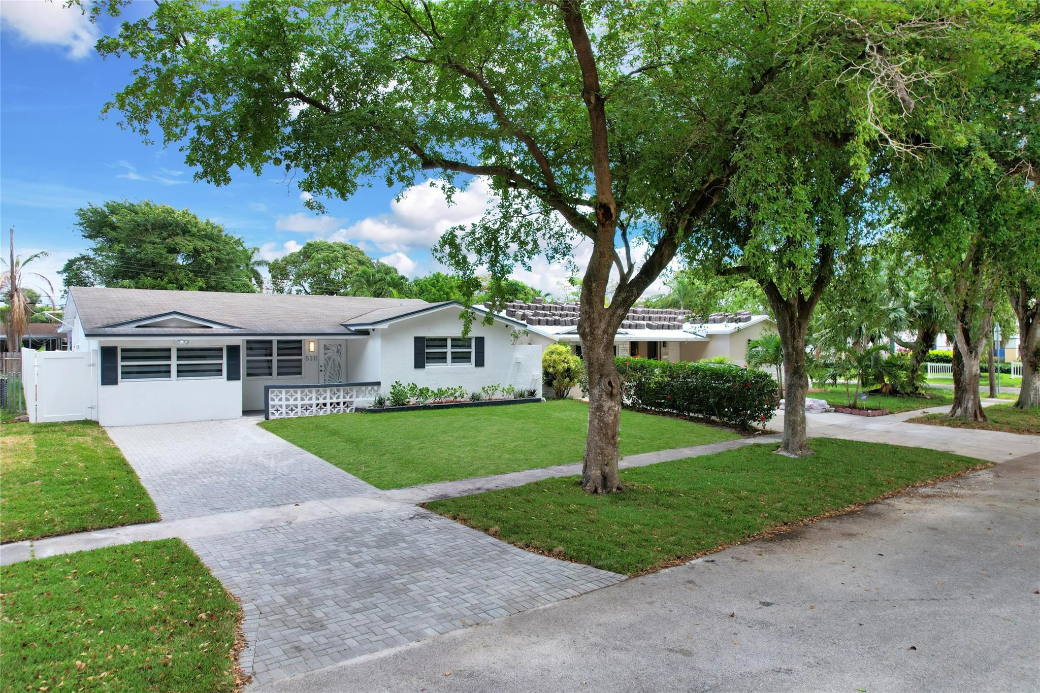 5311 Pierce Street Property Photo 1