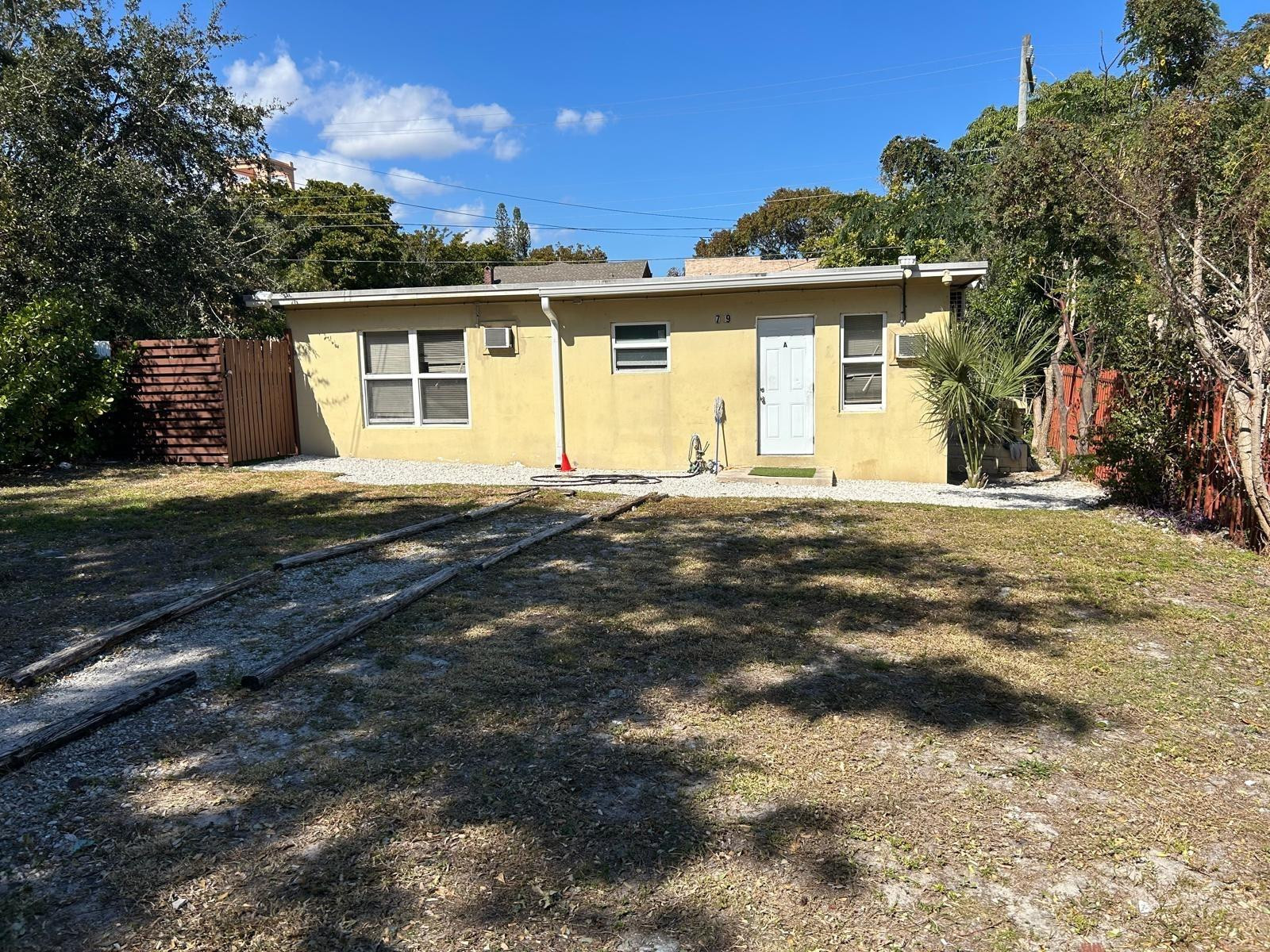 709 8th Street B Property Photo 1