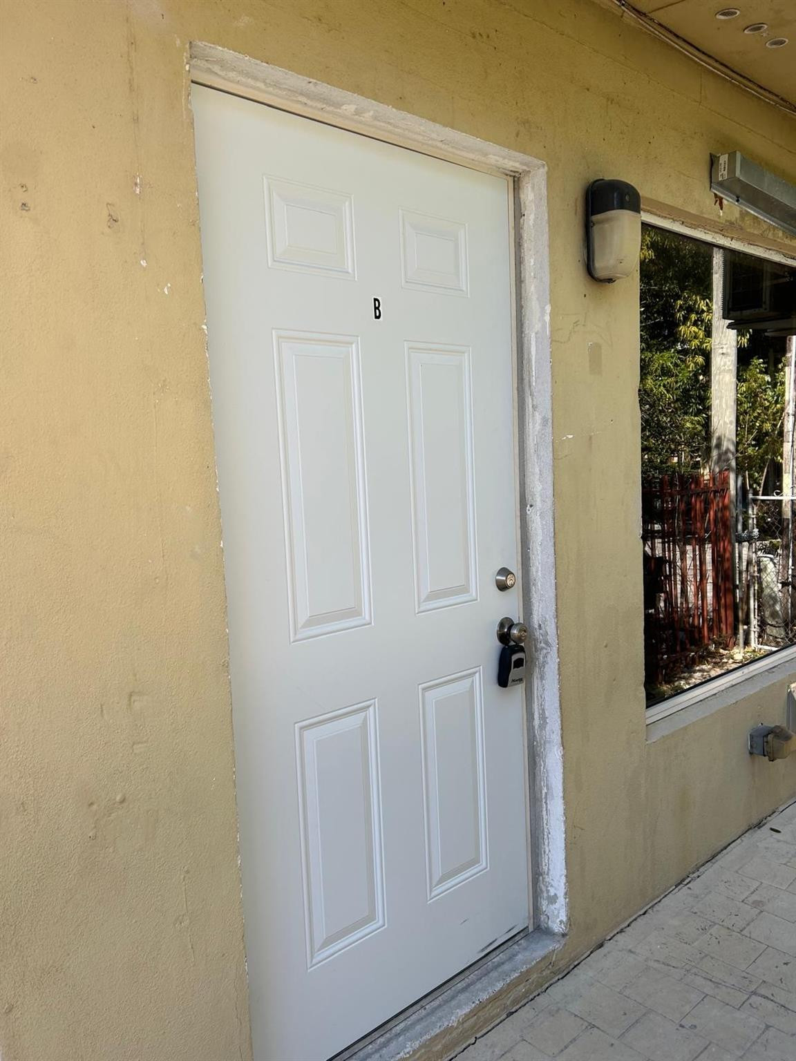 709 8th Street B Property Photo 2