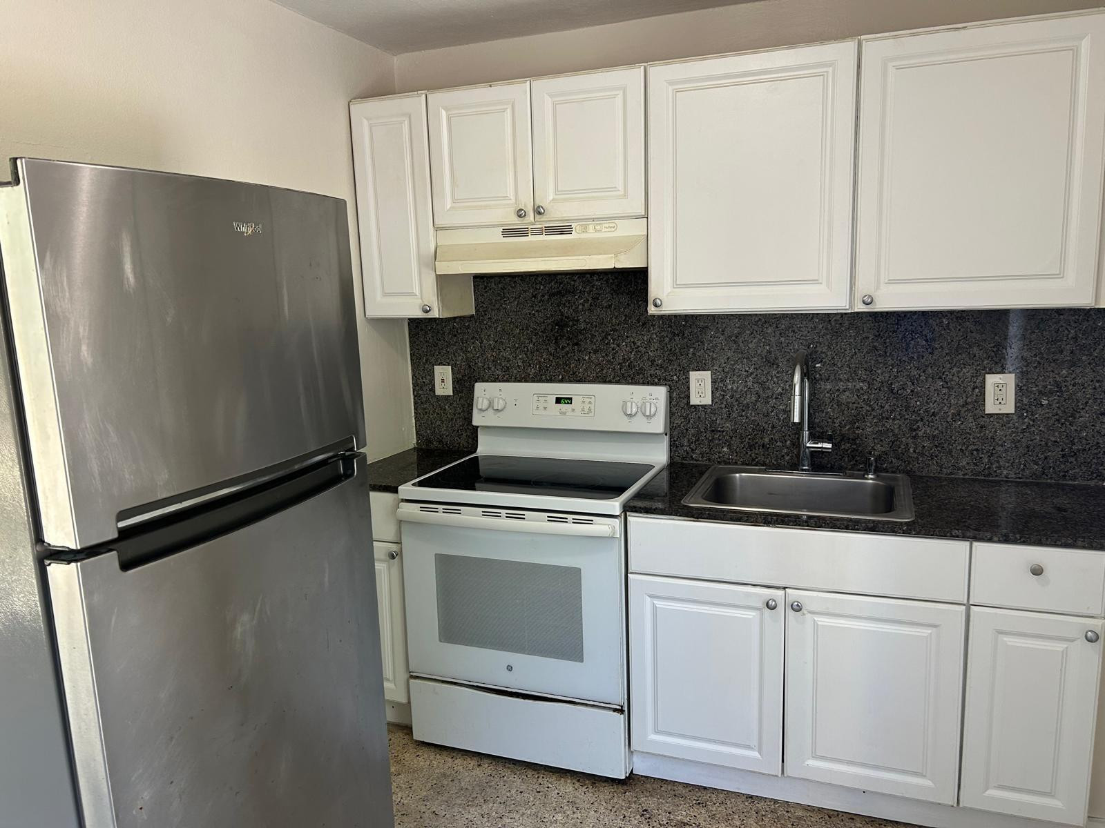 709 8th Street B Property Photo 3