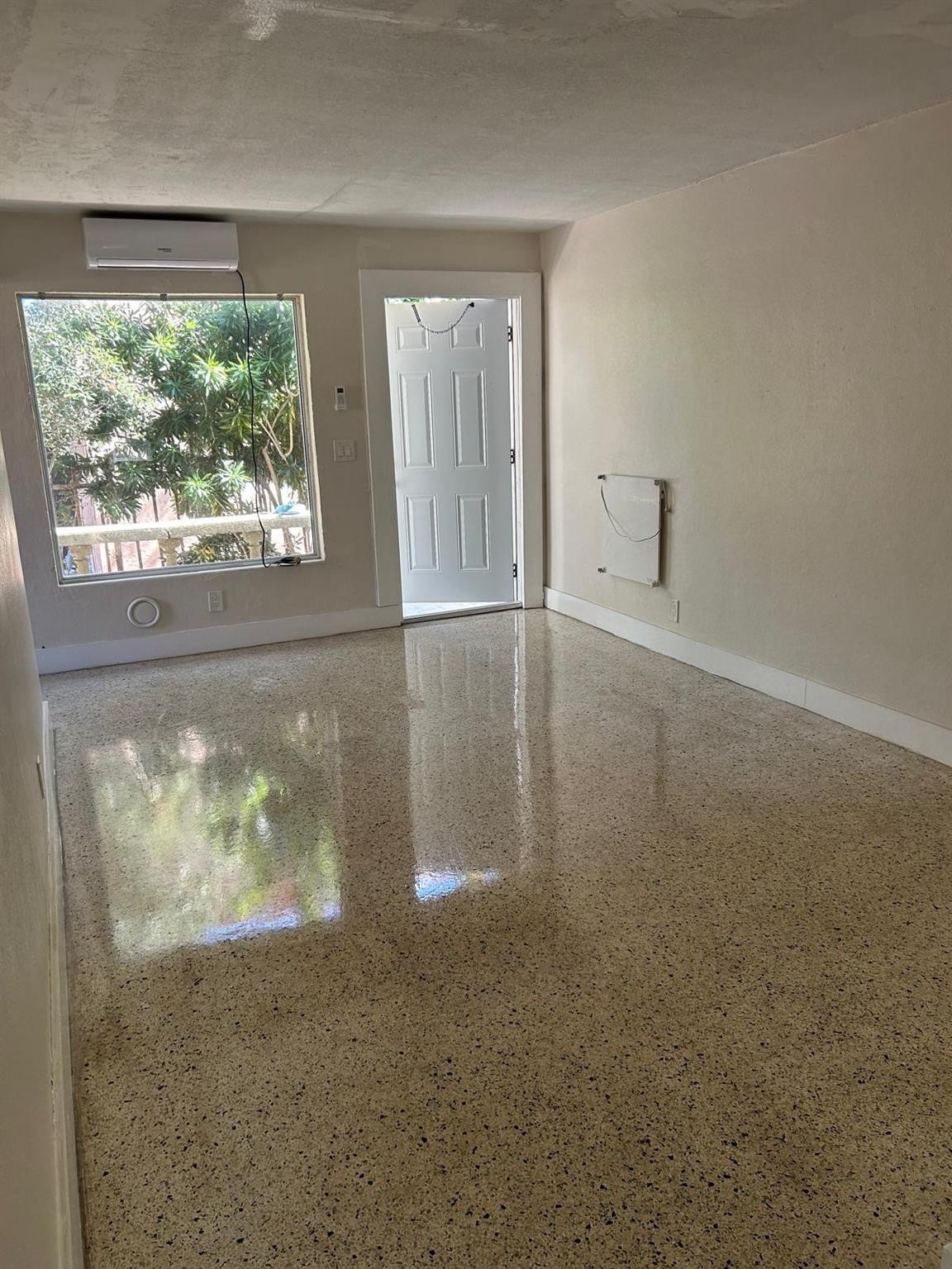 709 8th Street B Property Photo 5