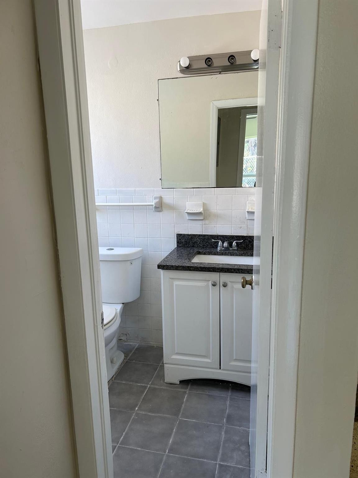709 8th Street B Property Photo 9