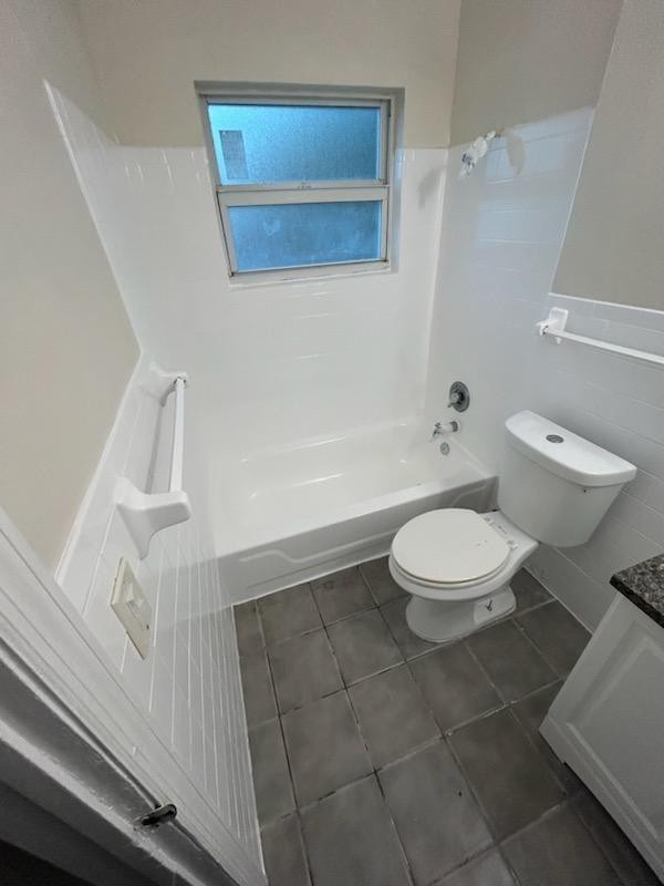 709 8th Street B Property Photo 10