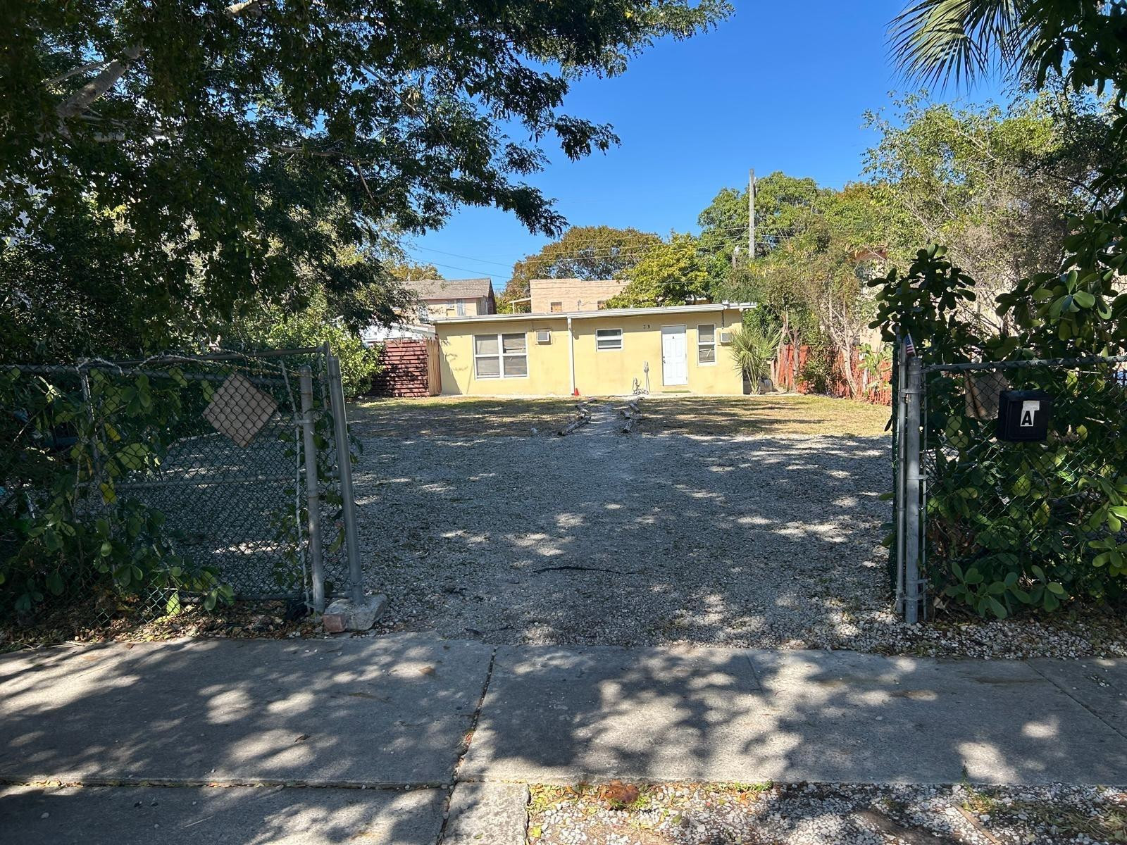 709 8th Street B Property Photo 14