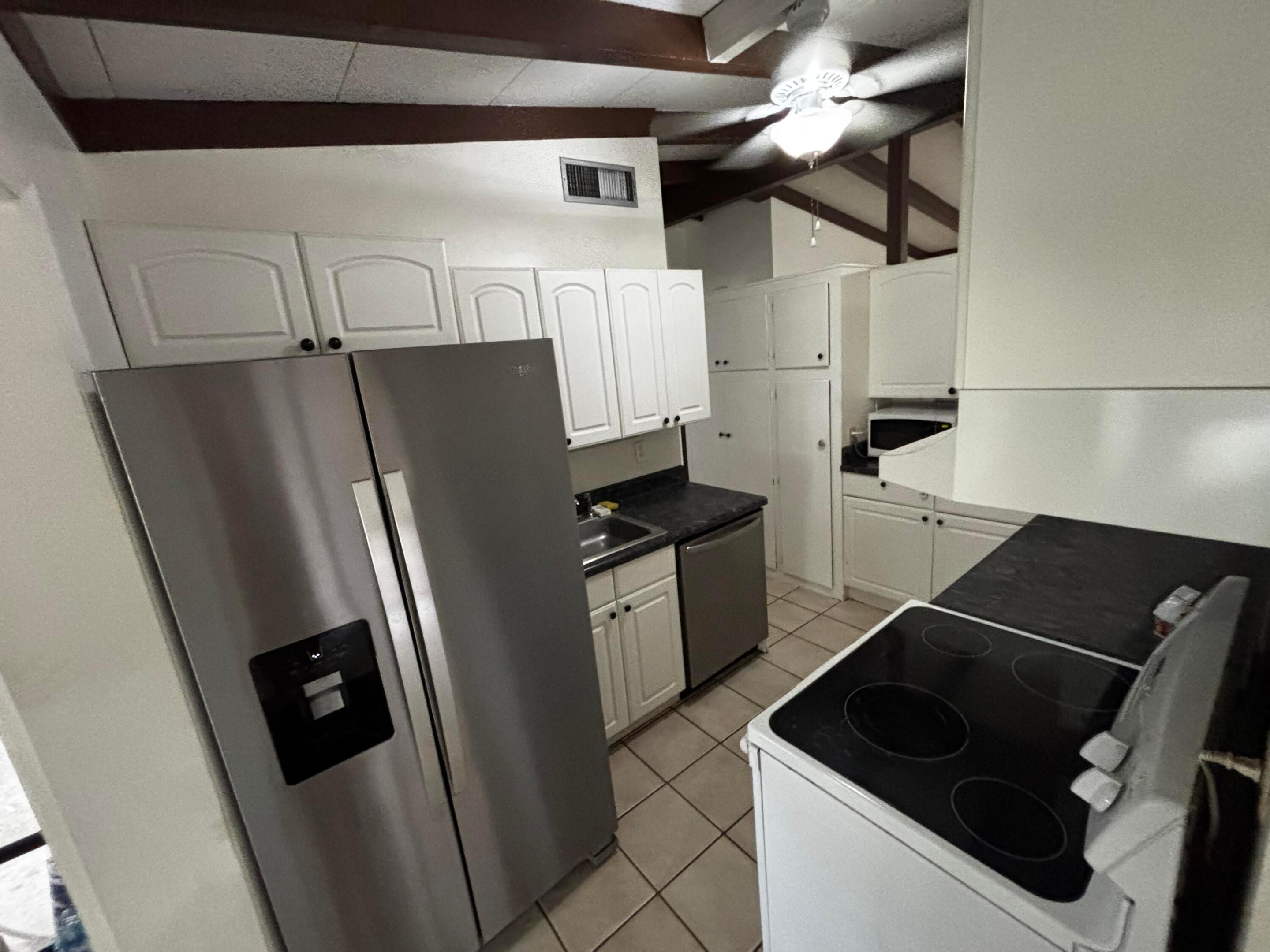 2512 Key Largo Lane Property Photo 4