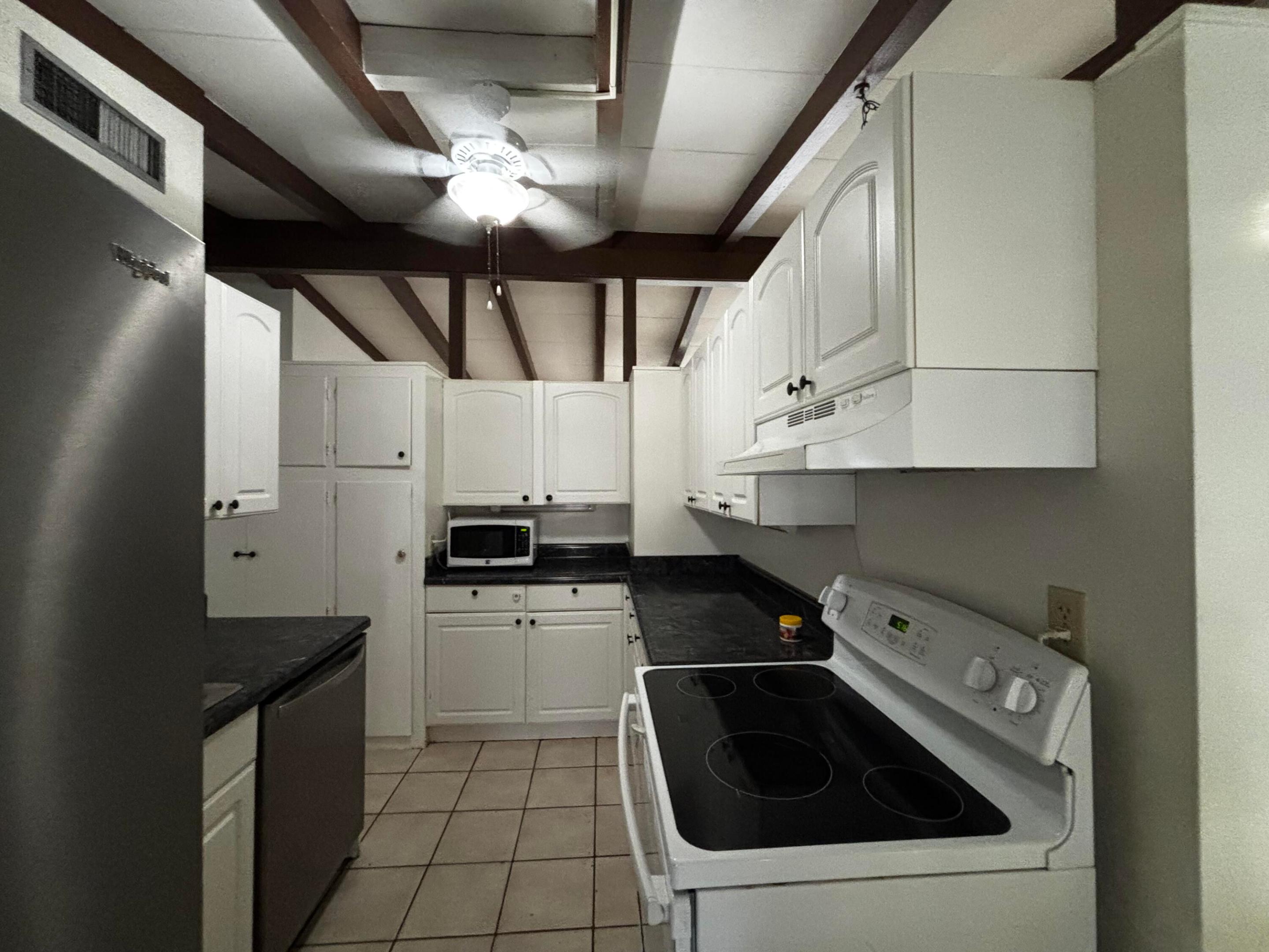 2512 Key Largo Lane Property Photo 5