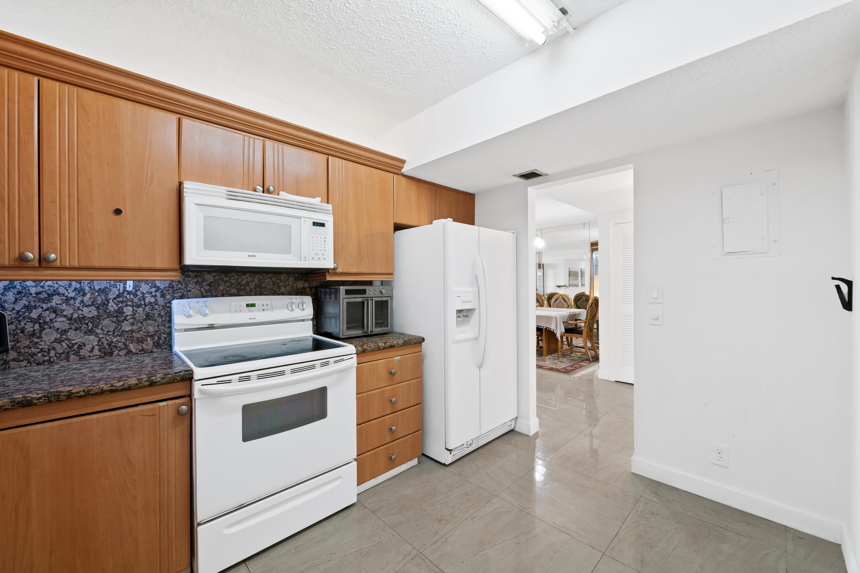 2500 Parkview Drive 615 Property Photo 4