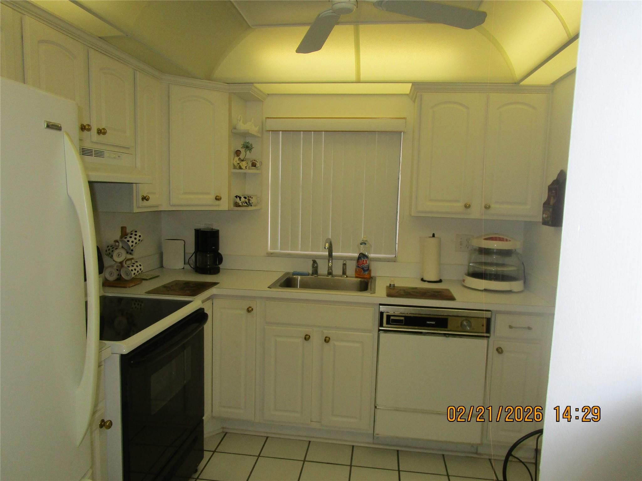 9350 Sunrise Lakes Boulevard 103 Property Photo 1