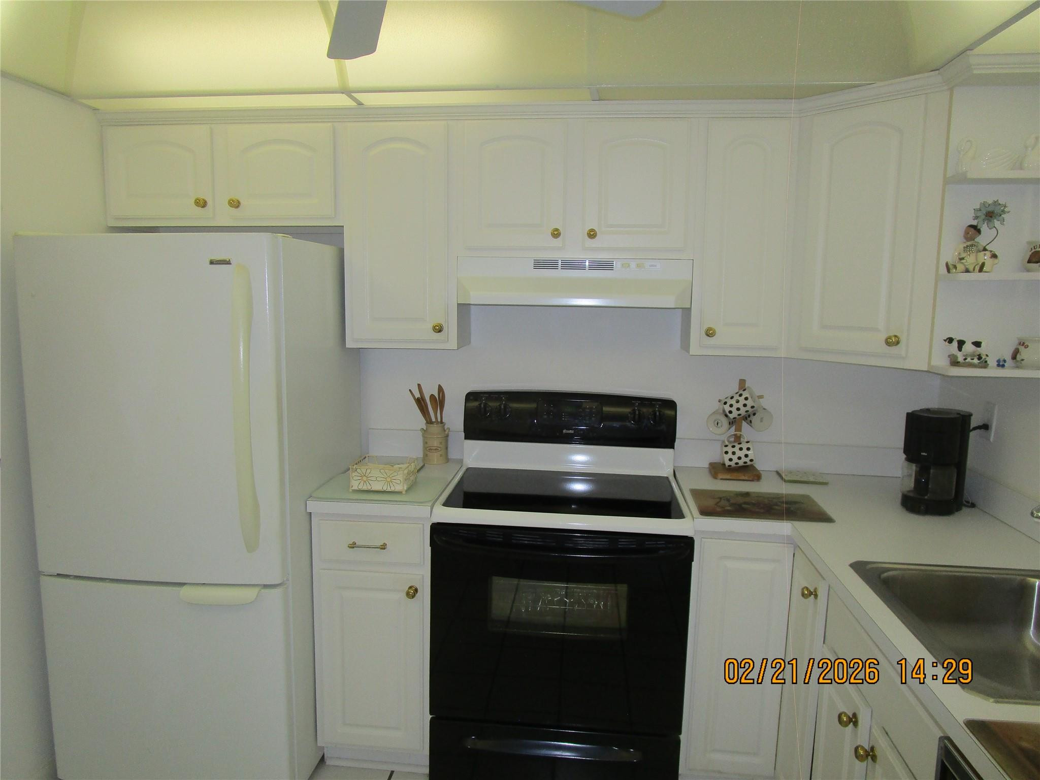 9350 Sunrise Lakes Boulevard 103 Property Photo 2