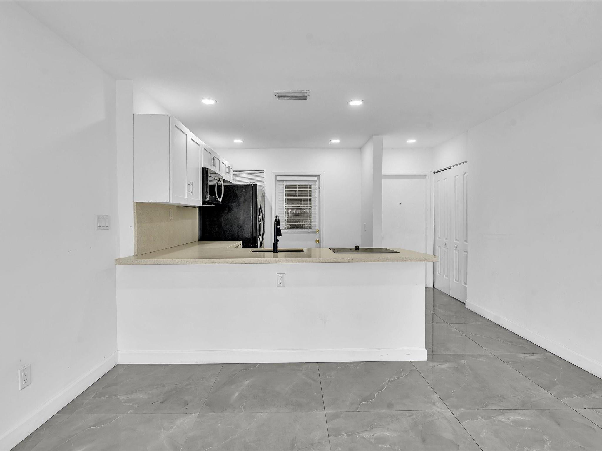 2451 Sw 82nd Avenue 108 Property Photo 17