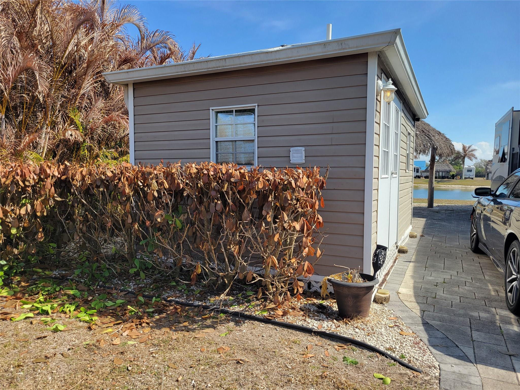 3422 7th Path Property Photo 2