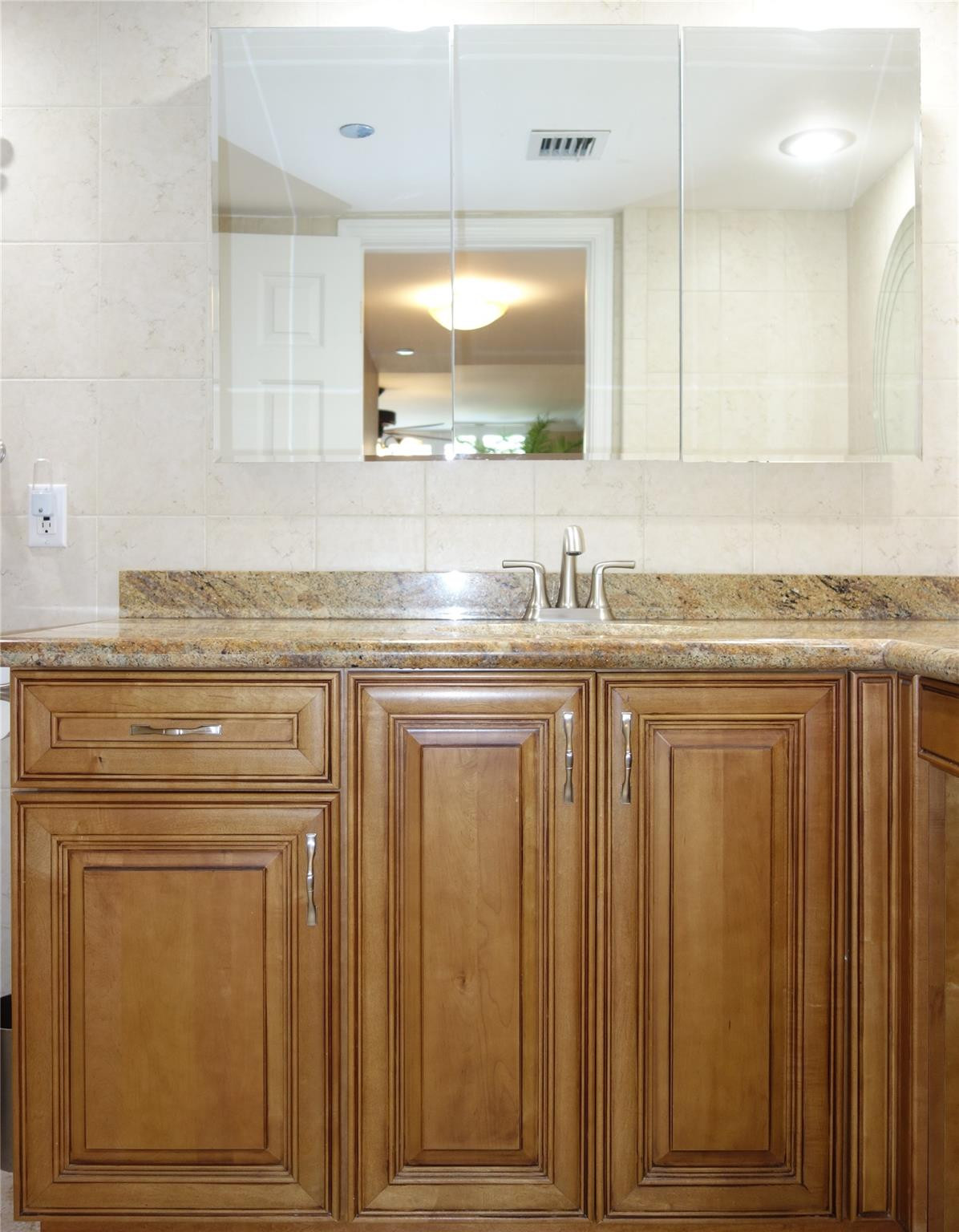 625 Oaks Drive 302 Property Photo 10