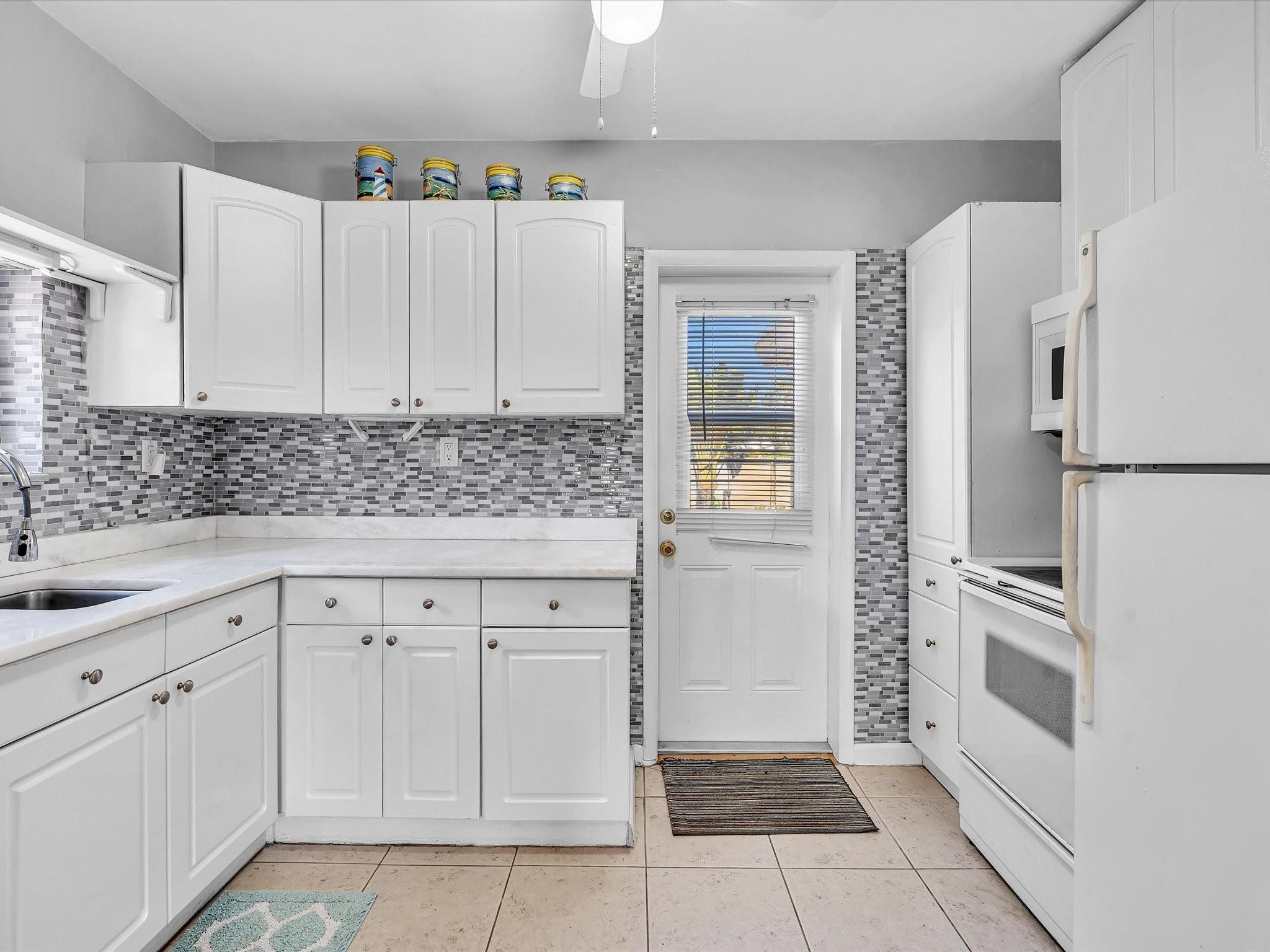 1835 Roosevelt Street Property Photo 3