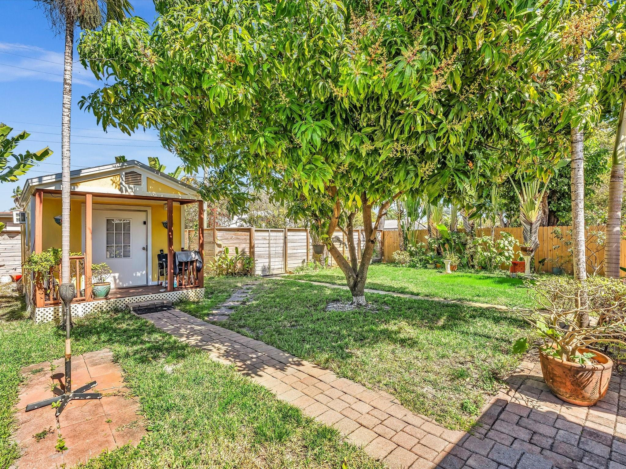 1835 Roosevelt Street Property Photo 4