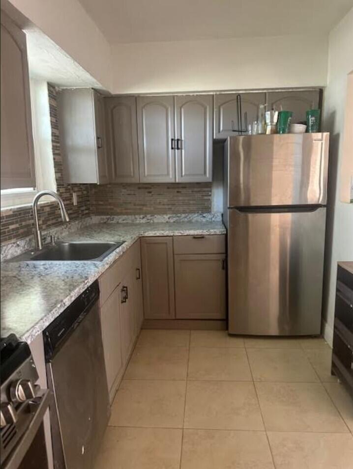 F10554699 Property Photo 3