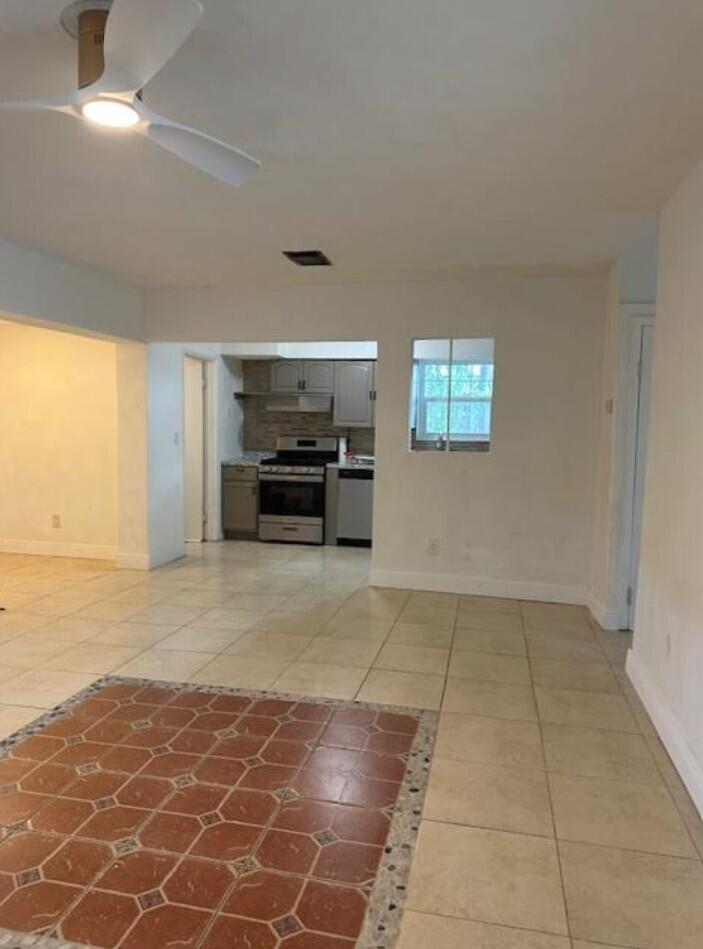 F10554699 Property Photo 12