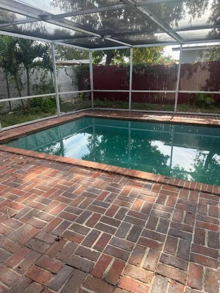 F10554699 Property Photo 26