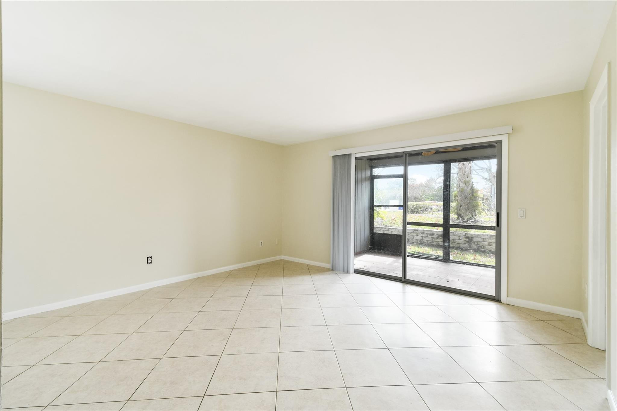 8163 Se Croft Circle C-5 Property Photo 4