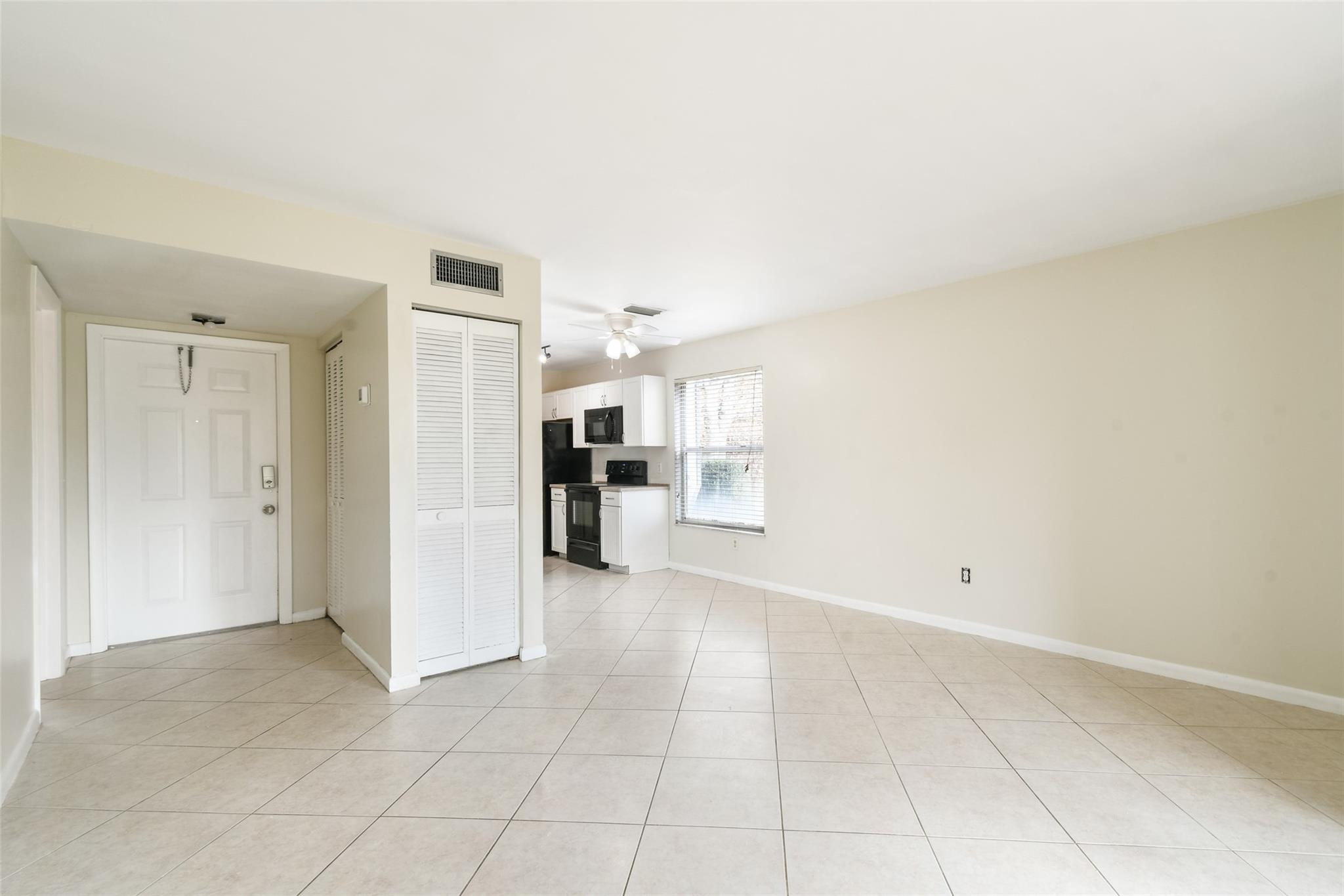 8163 Se Croft Circle C-5 Property Photo 5