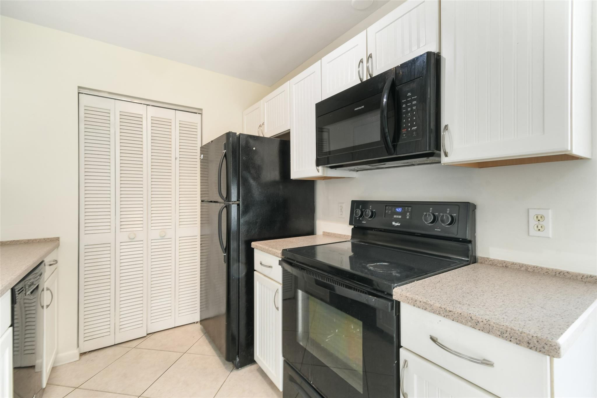 8163 Se Croft Circle C-5 Property Photo 8
