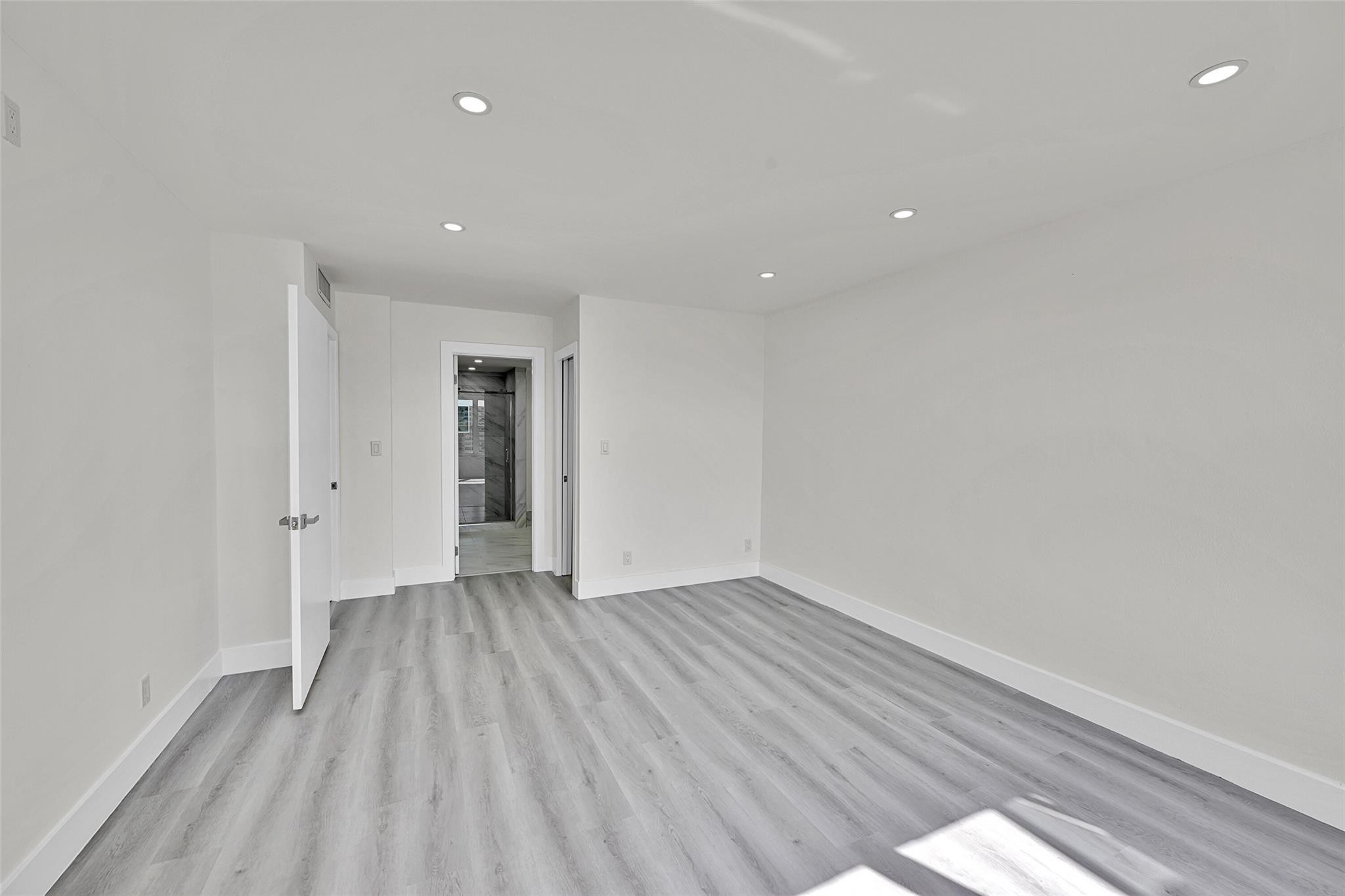 3700 Galt Ocean Drive 1215 Property Photo 12
