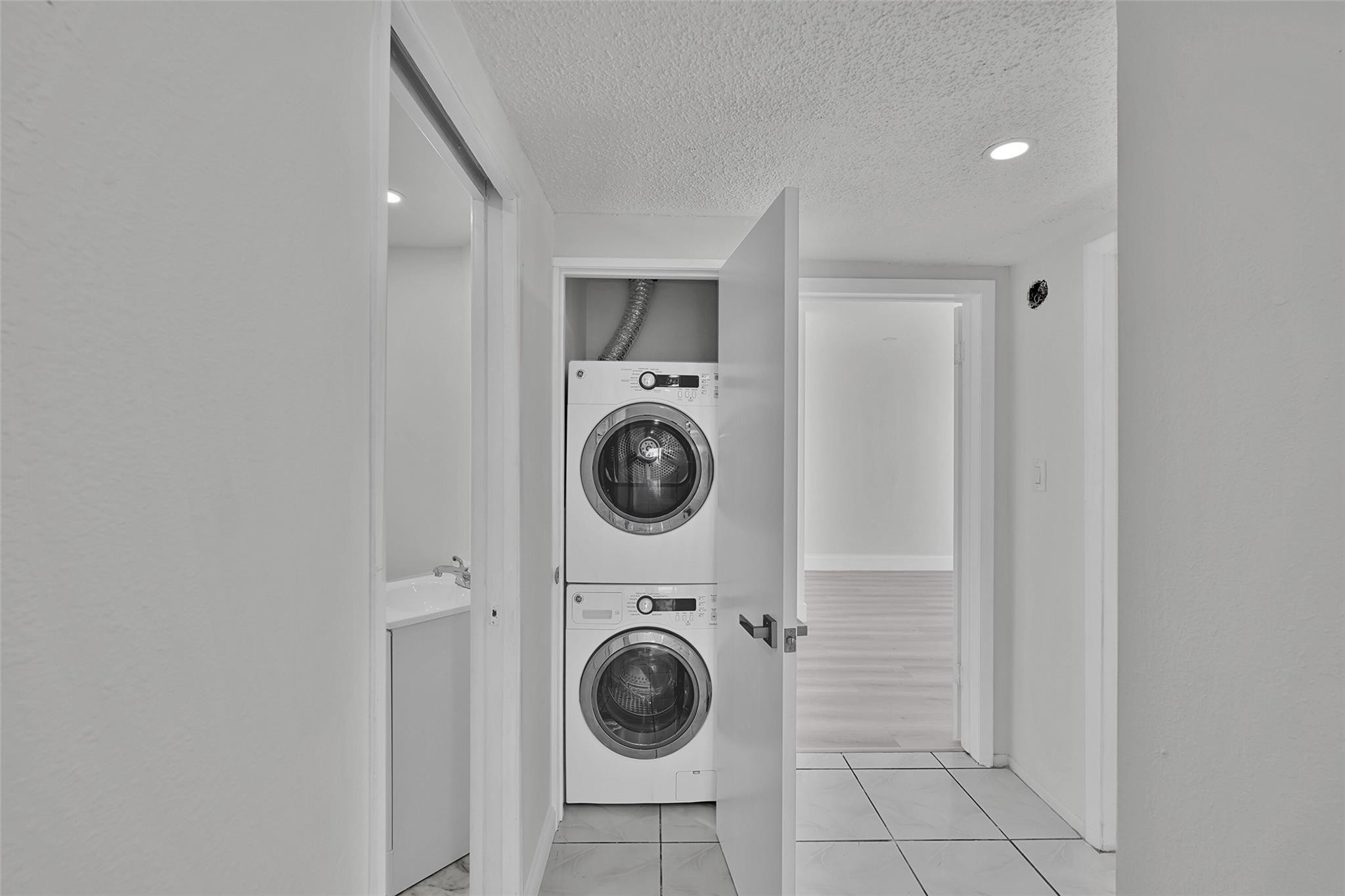 3700 Galt Ocean Drive 1215 Property Photo 20