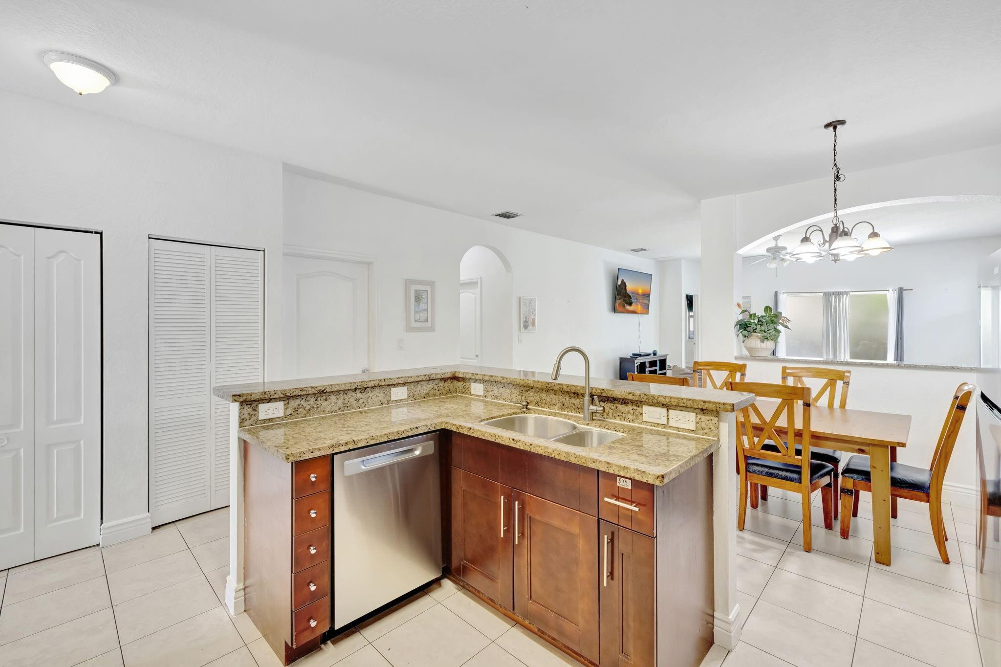 1816 Sw 21st Street Property Photo 8