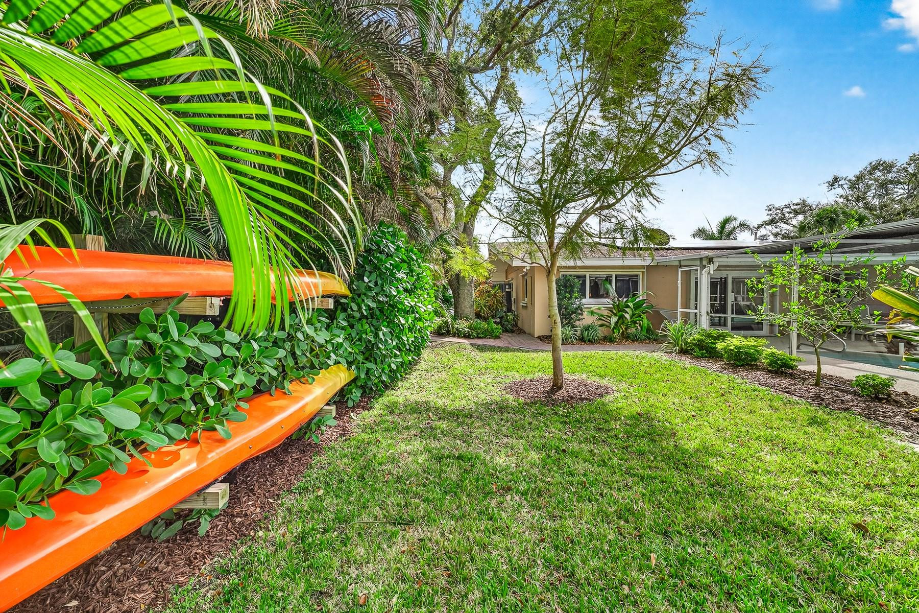547 E Causeway Boulevard Property Photo 16