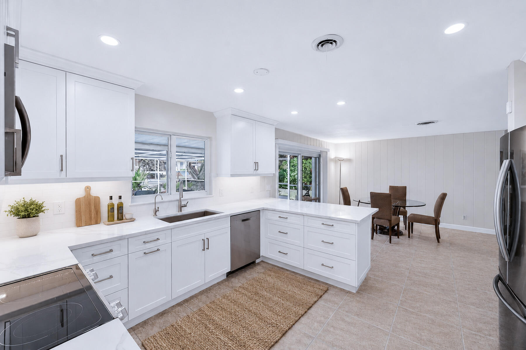547 E Causeway Boulevard Property Photo 23