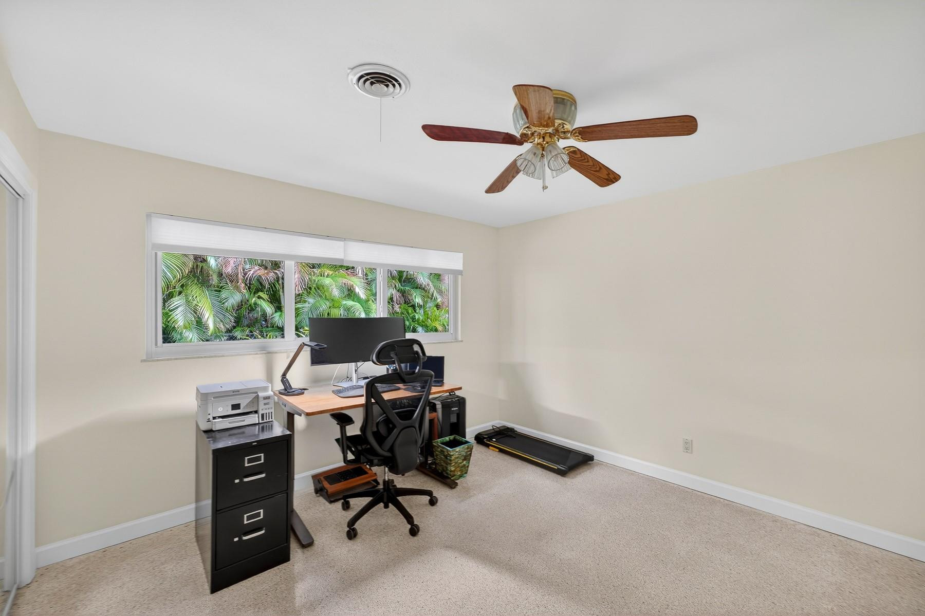 547 E Causeway Boulevard Property Photo 36