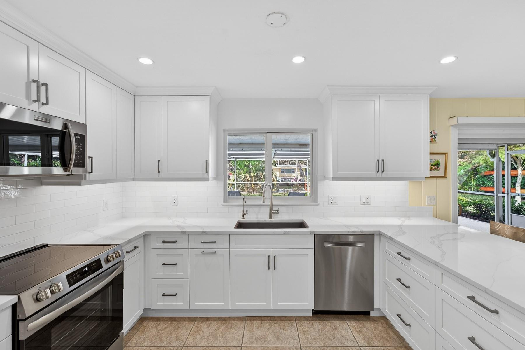 547 E Causeway Boulevard Property Photo 38