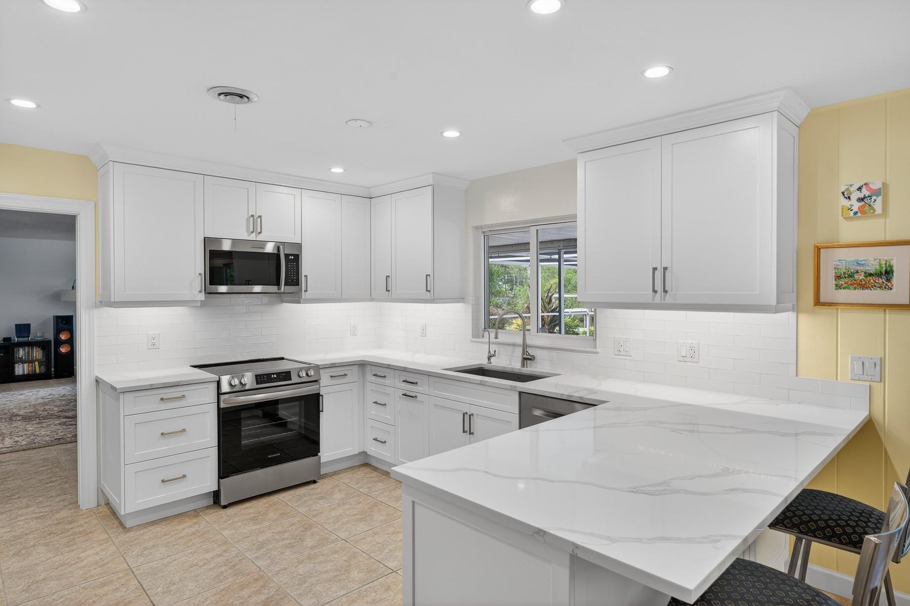 547 E Causeway Boulevard Property Photo 39
