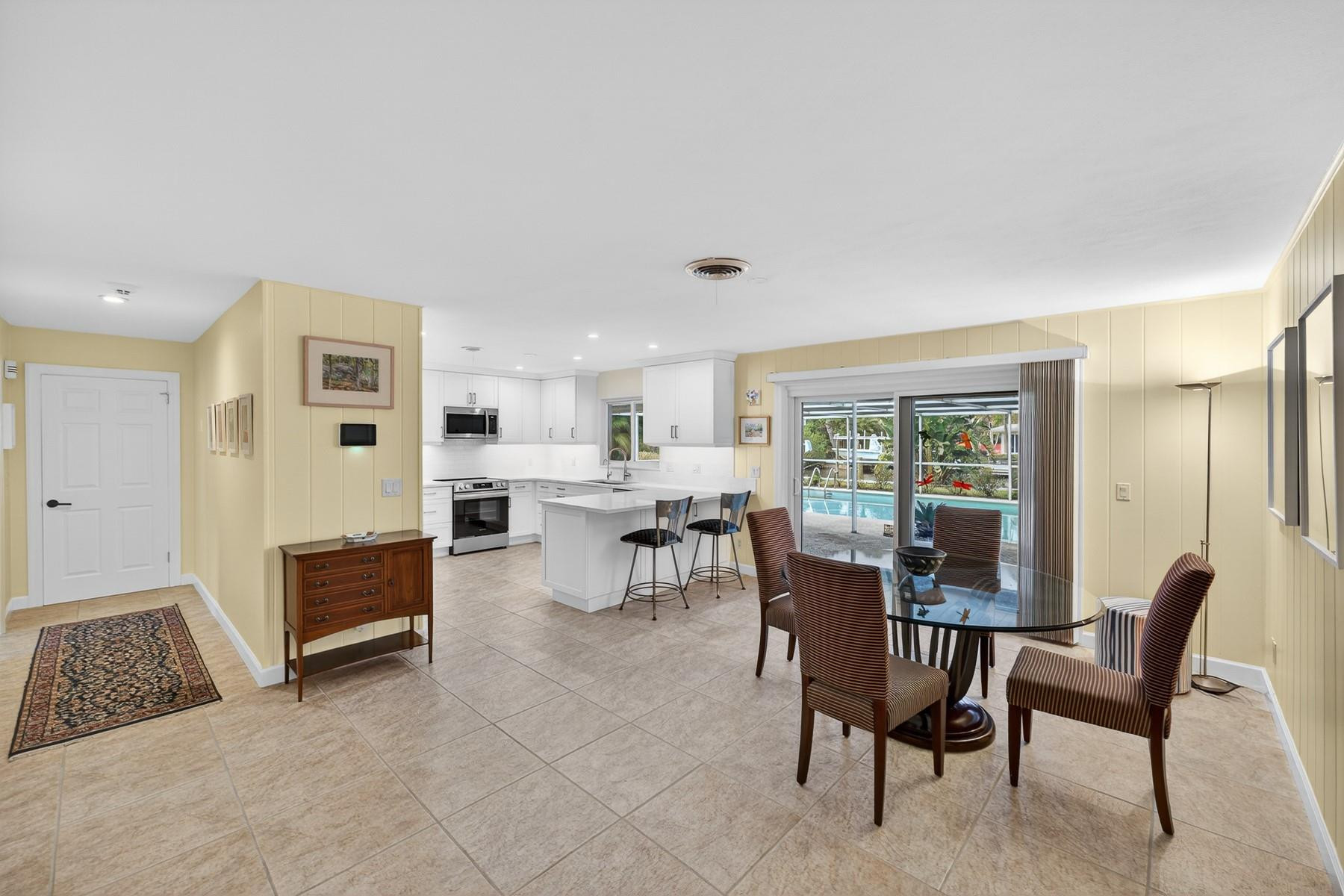 547 E Causeway Boulevard Property Photo 42